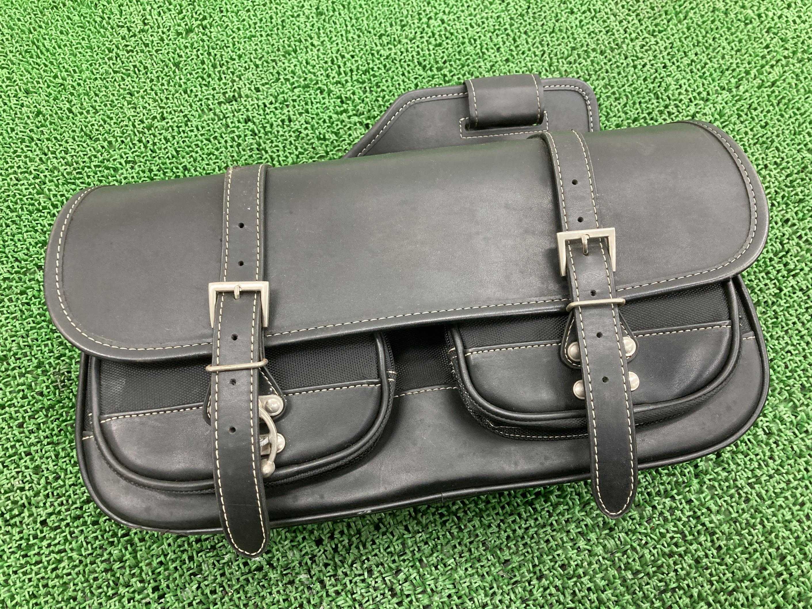 デグナー製サイドバッグ右社外バイク部品10L破れ無しハーレーバルカンスティードドラッグスターSR400ドラッグスター400GB250クラブマンスティード400バルカン400マグナ50ドラッグスター400クラシックボルティー【中古】 12