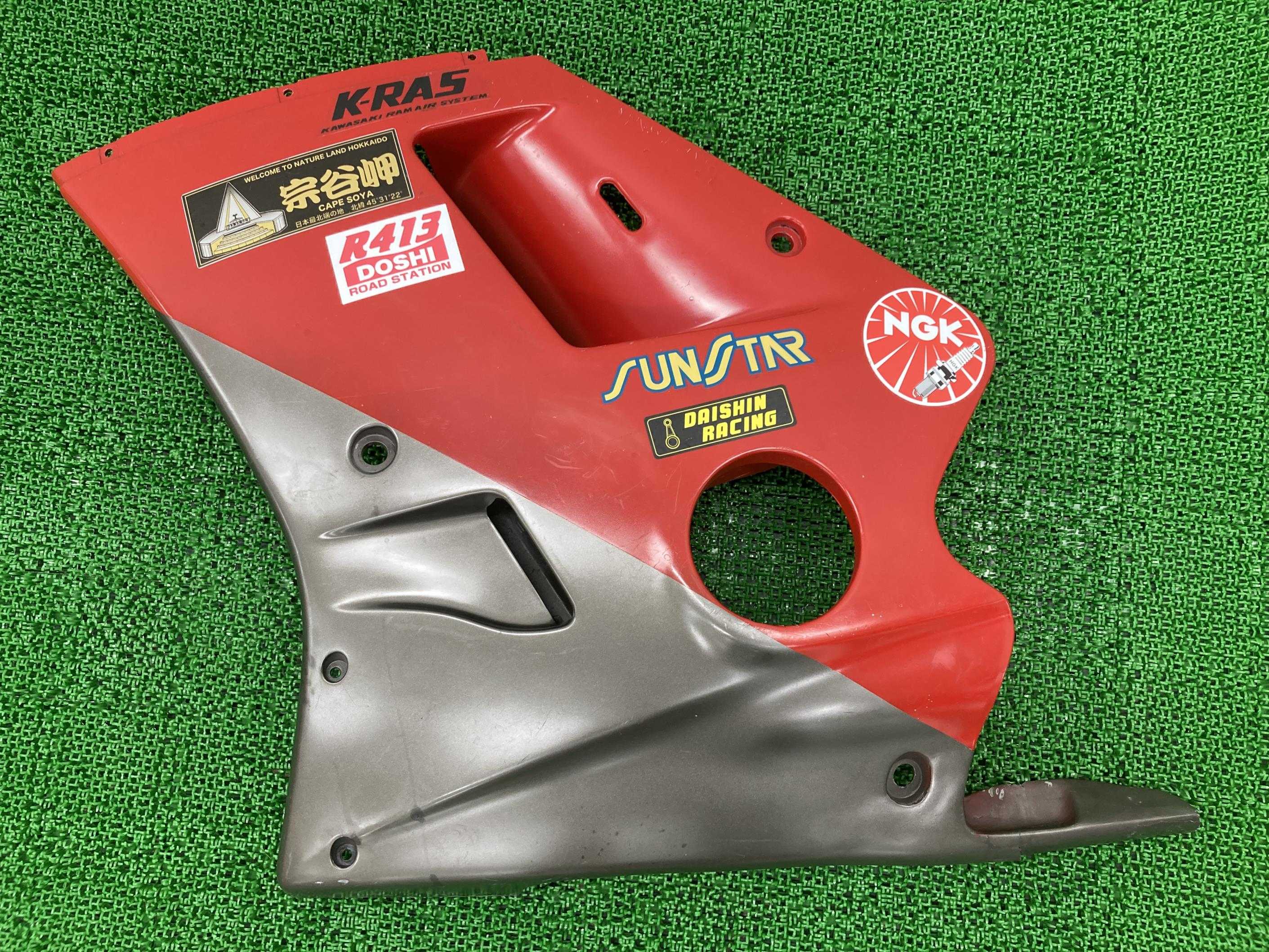 ZXR250 サイドカウル 左 赤/ガンM カワサキ 純正 バイク 部品 ZX250A 修復素材に コケキズ無し 品薄 希少品 車検 Genuine 【中古】 11