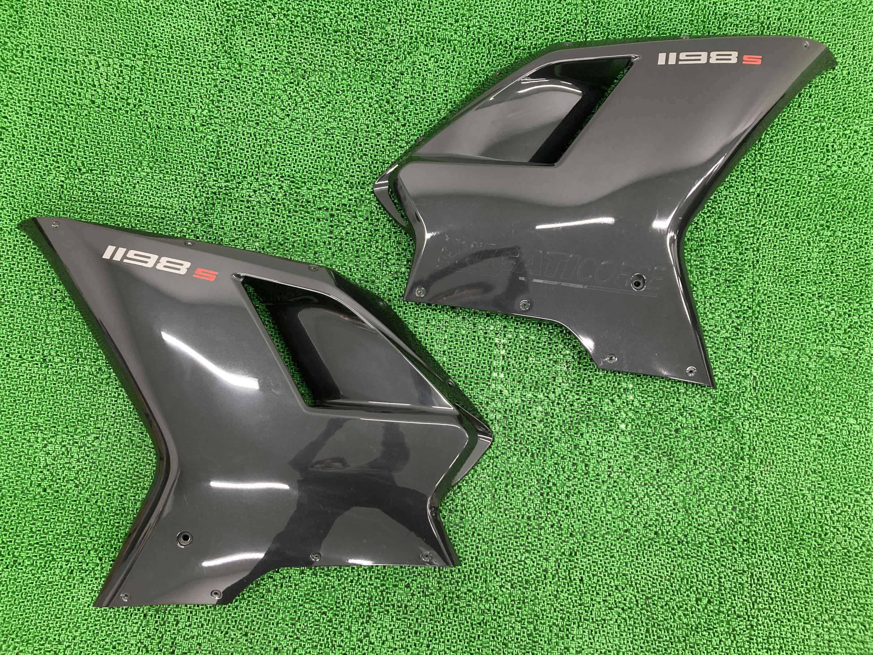1198S サイドカウル 左右 黒M ドゥカティ 純正 バイク 部品 480.3.227.3A 480.3.229.3A 割れ欠け無し ミドルカウル 品薄 車検 Genuine 【中古】 94