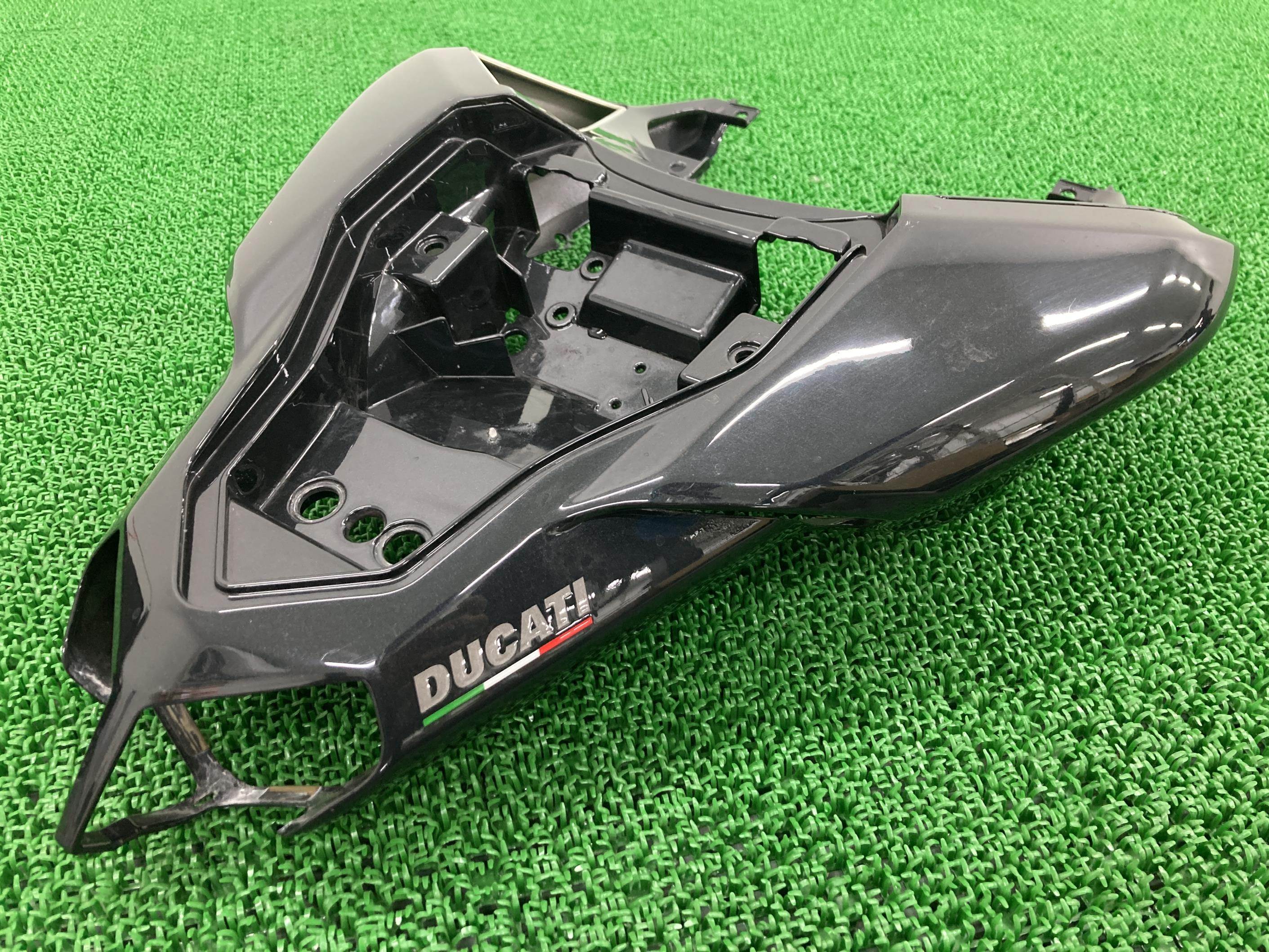 1198S テールカウル 黒M ドゥカティ 純正 バイク 部品 修復素材やカスタム素材に 品薄 希少品 車検 Genuine 【中古】 92｜ティーエスパーツ　店