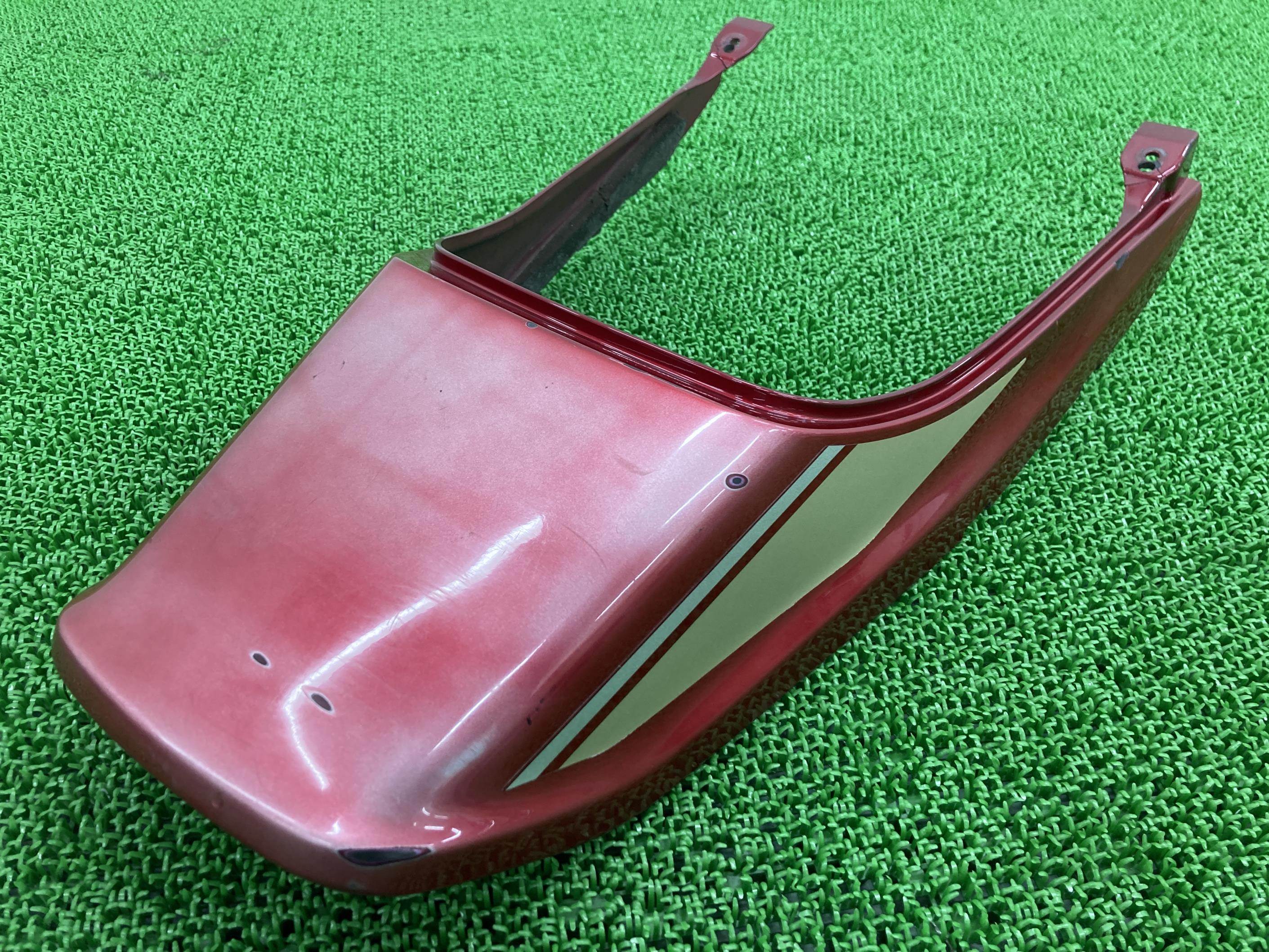 ゼファーカイ テールカウル 赤 カワサキ 純正 バイク 部品 ZR400C ゼファーχ 修復素材やカスタム素材に 品薄 希少品 車検 Genuine 【中古】 89|ティーエスパーツ 店