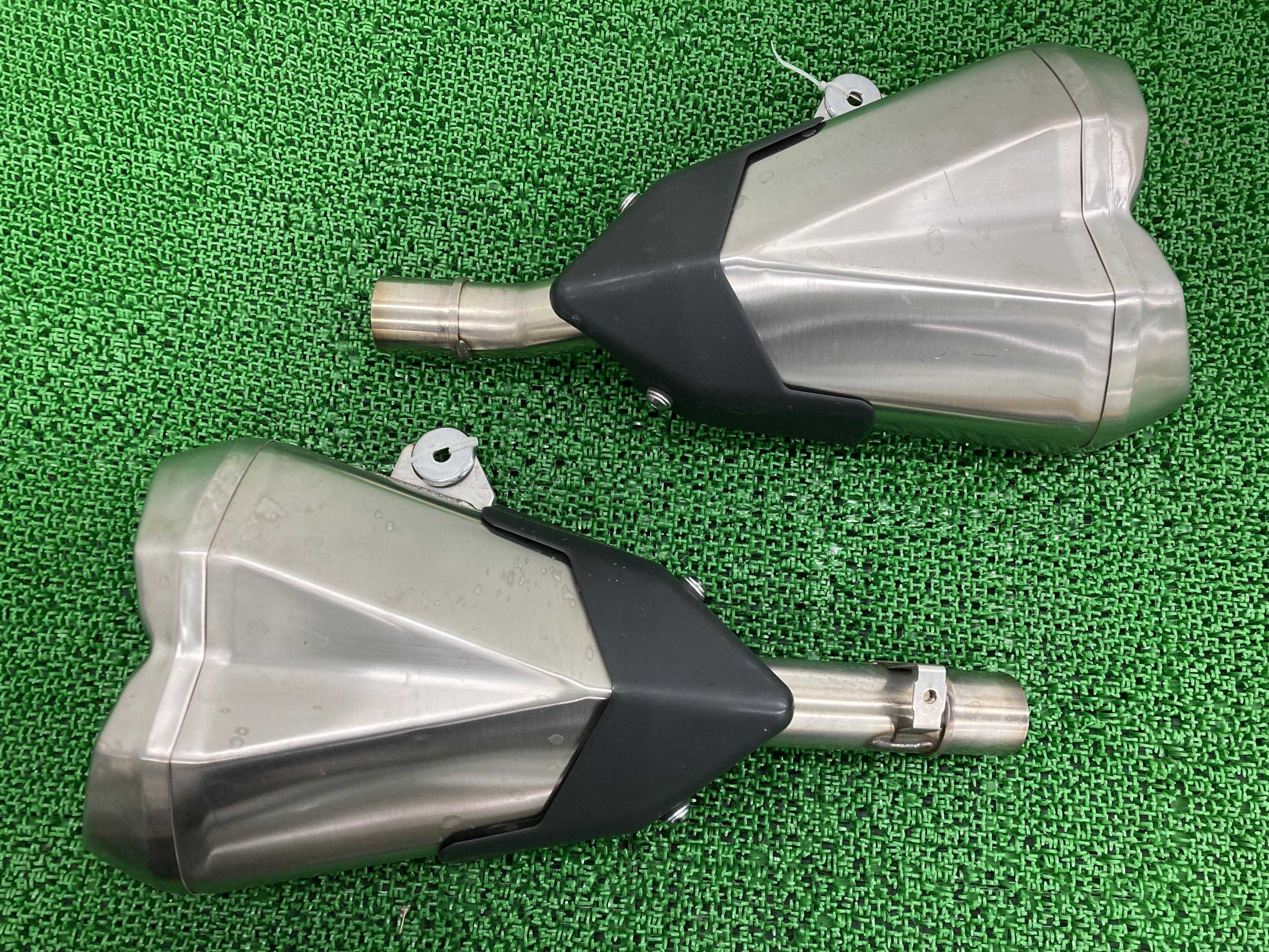 NINJA1000 サイレンサーマフラー 左右 カワサキ 純正 バイク 部品 ZX1000L コケキズ無し 品薄 希少品 ニンジャ1000 車検 Genuine 【中古】 86