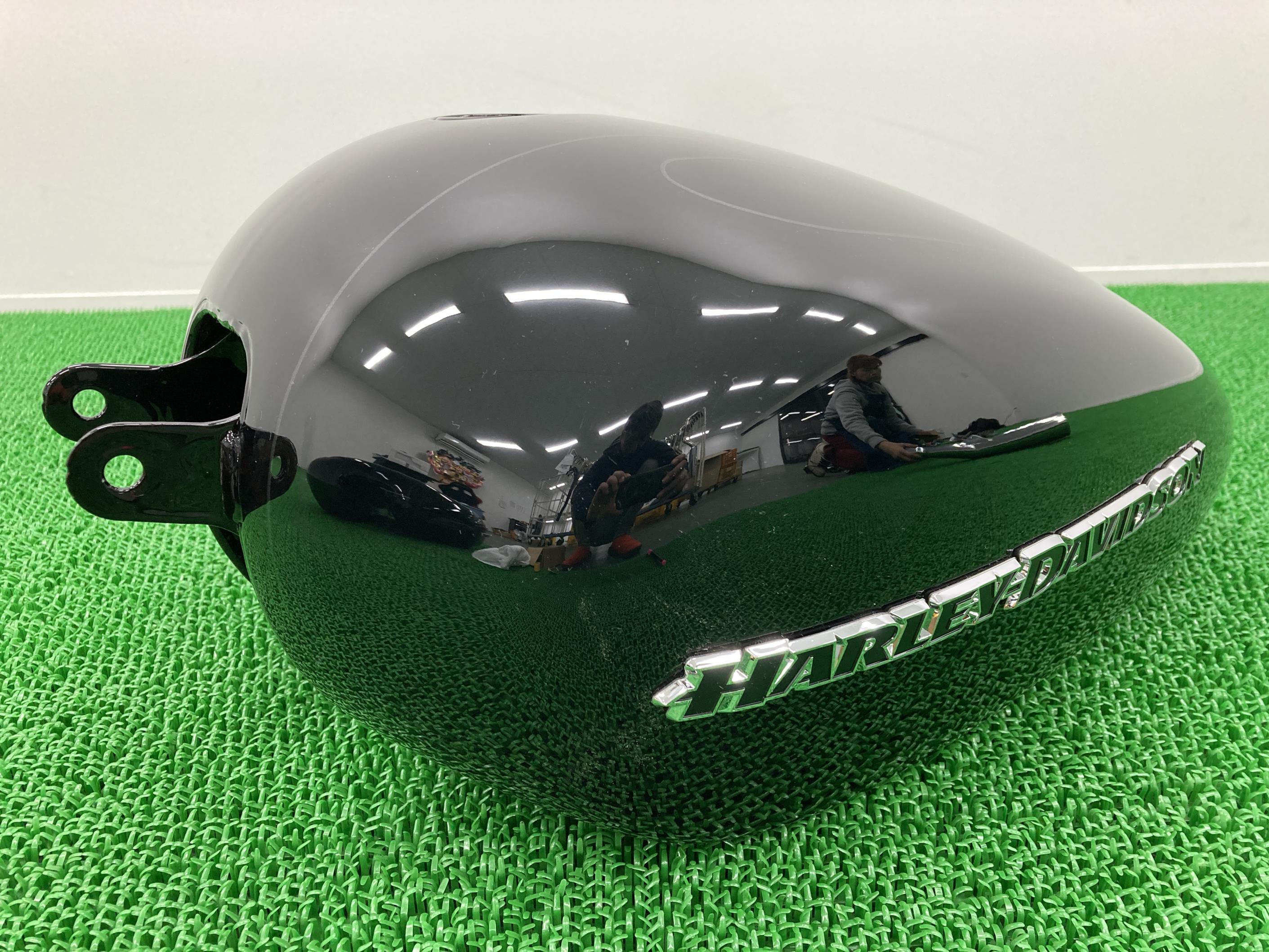 FXBR FXBRS タンク 黒 在庫有 即納 ハーレー 純正 新品 バイク 部品 ソフテイル ブレイクアウト 未使用品 18年~22年モデル ビビッドブラック 車検 Genuine gV|ティーエスパーツ 店