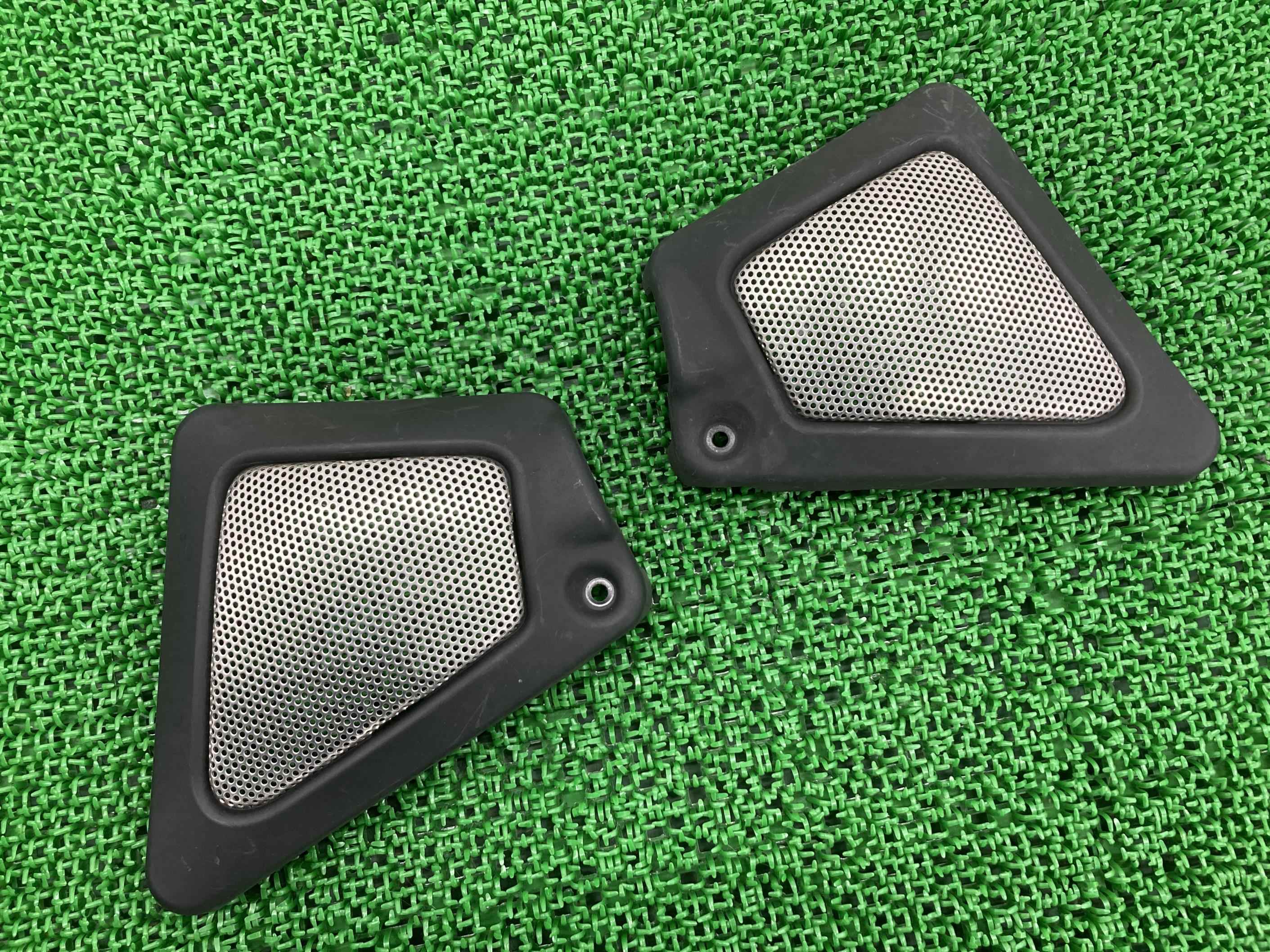 VRSCDX1250 ネックカバー 左右 黒 ハーレー 純正 バイク 部品 66297-07 66298-07 V-ROD ナイトロッドスペシャル 割れ欠け無し 車検 Genuine 【中古】 54｜ティーエスパーツ　店