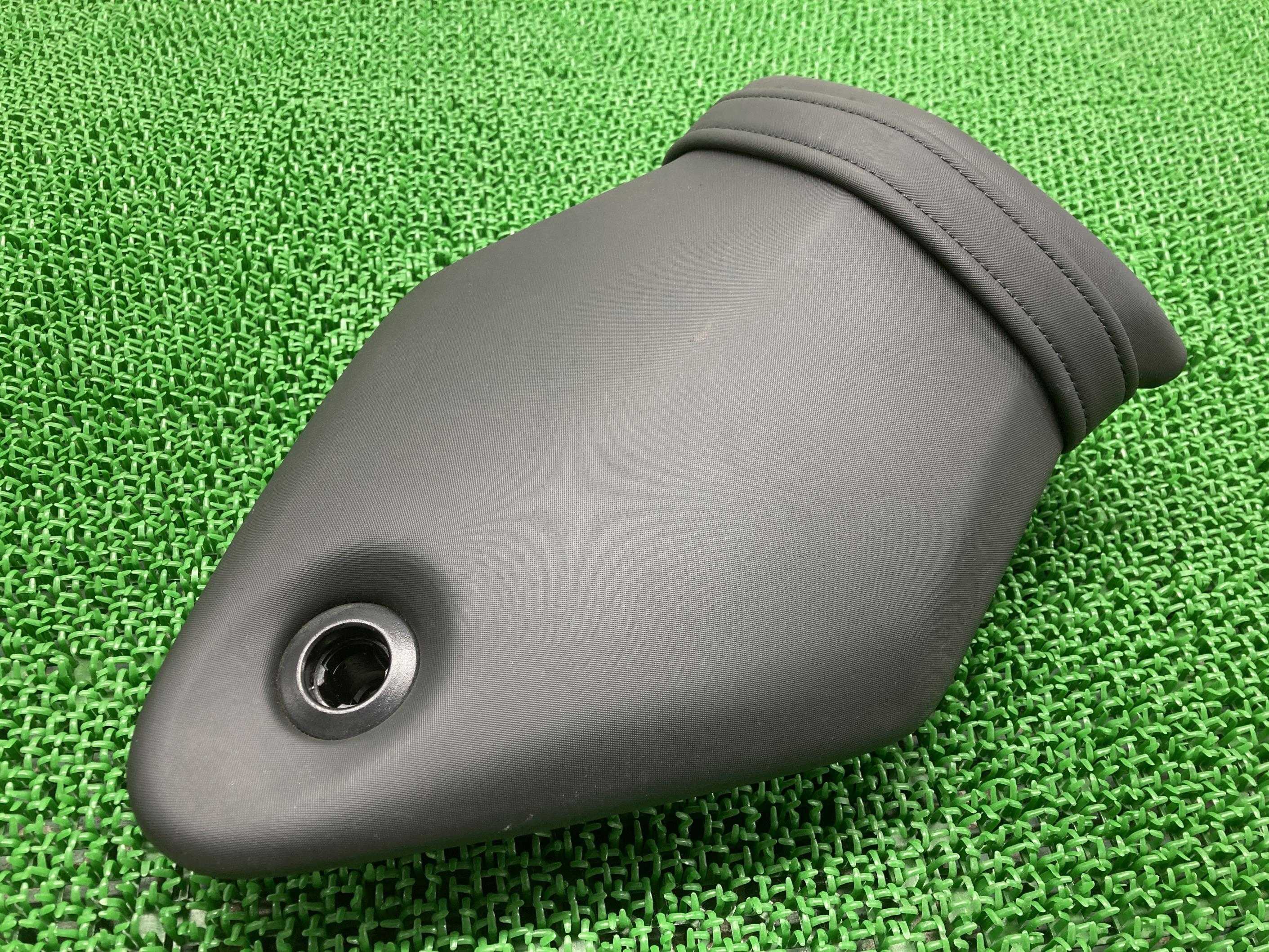 S1000RR タンデムシート 668833-10 BMW 純正 バイク 部品 シートバンド 車載工具付き コンディション良好 破れ無し 車検 Genuine 【中古】 mA