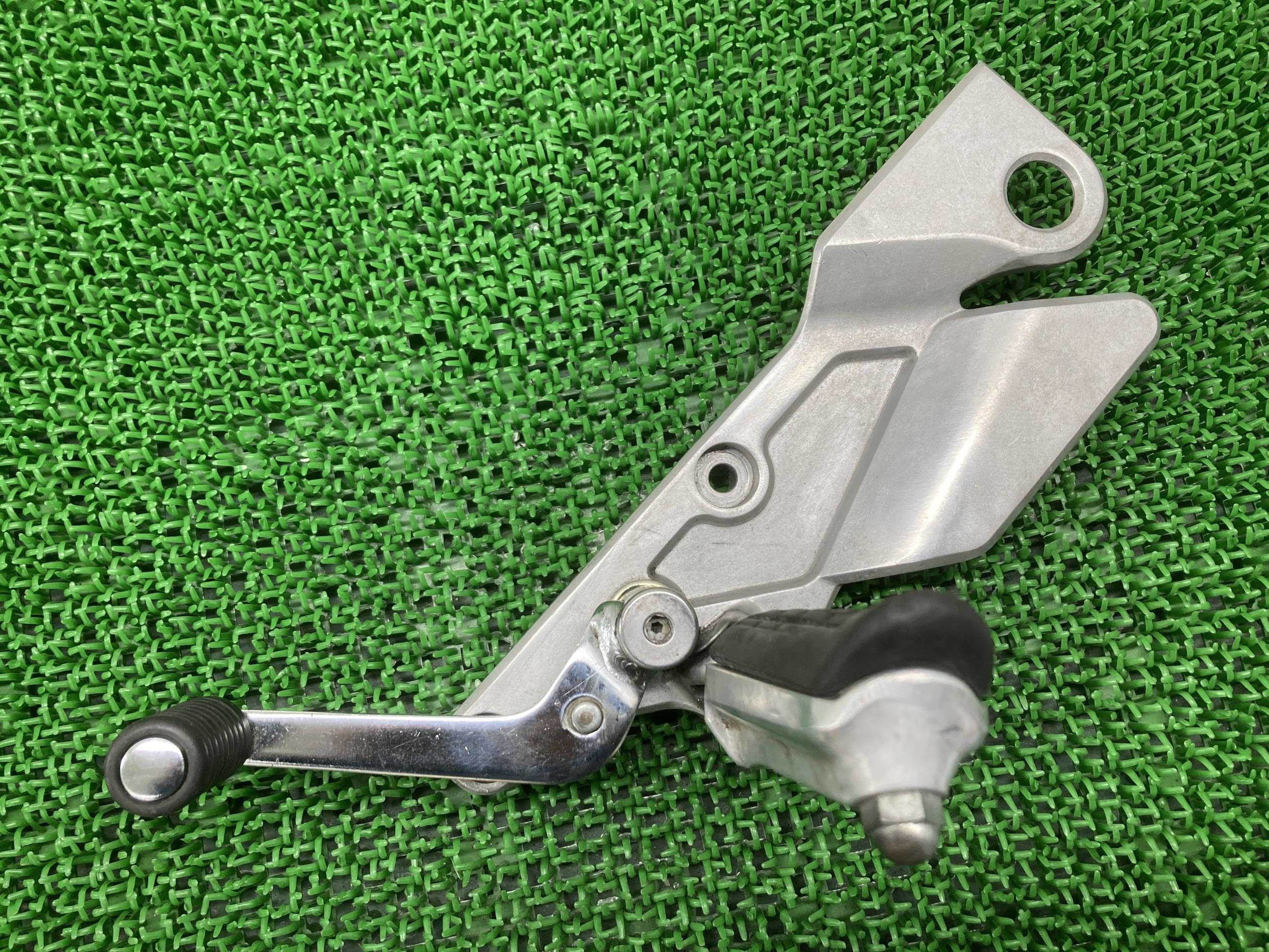 CB1300SF ステップ 左 ホンダ 純正 バイク 部品 SC40 シフトペダル ペグ 曲がり無し 品薄 車検 Genuine 【中古】 11