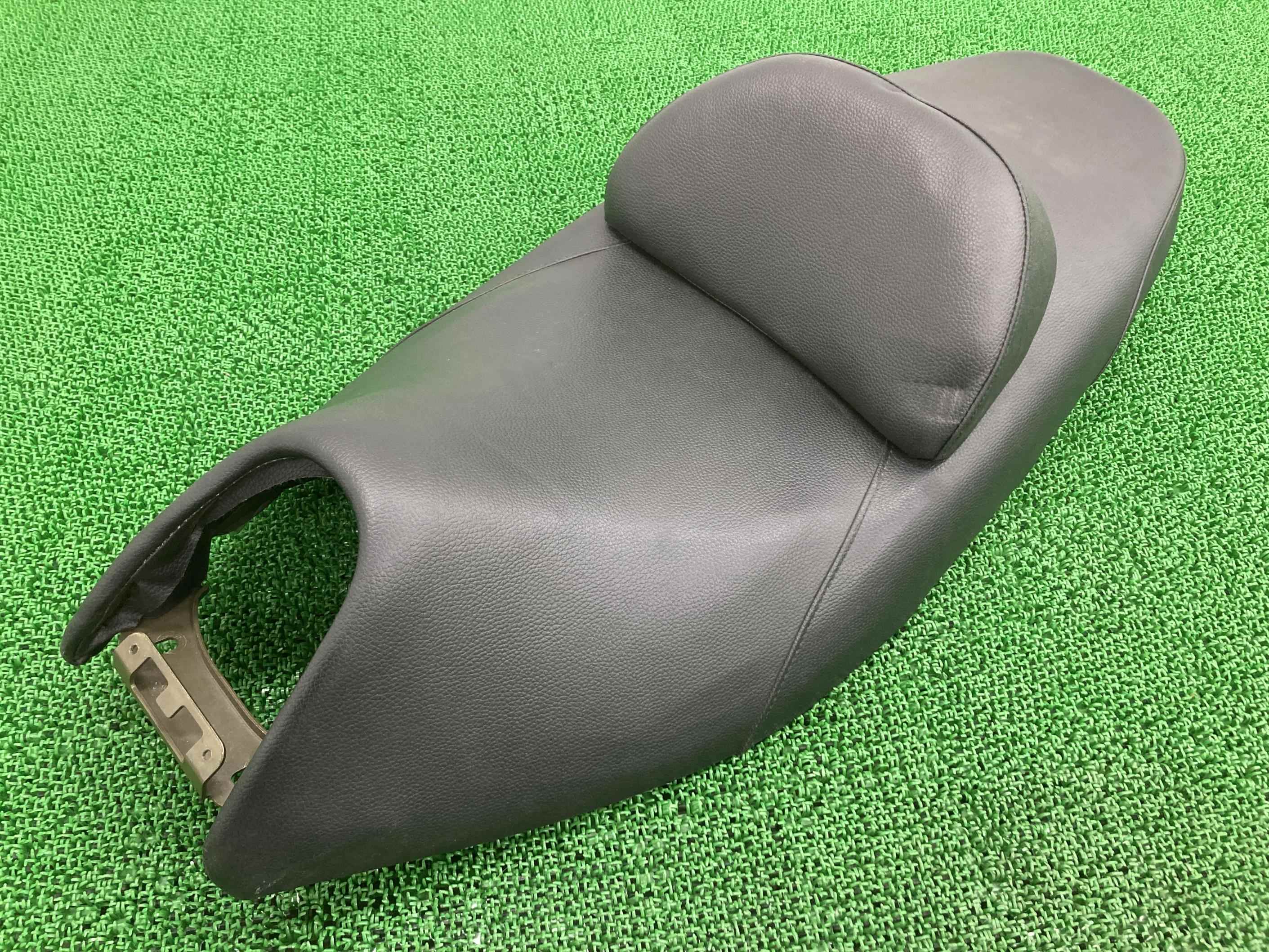 マジェスティ125 シート ヤマハ 純正 バイク 部品 破れ無し 品薄 希少品 Majesty125 バックレスト 車検 Genuine 【中古】 36