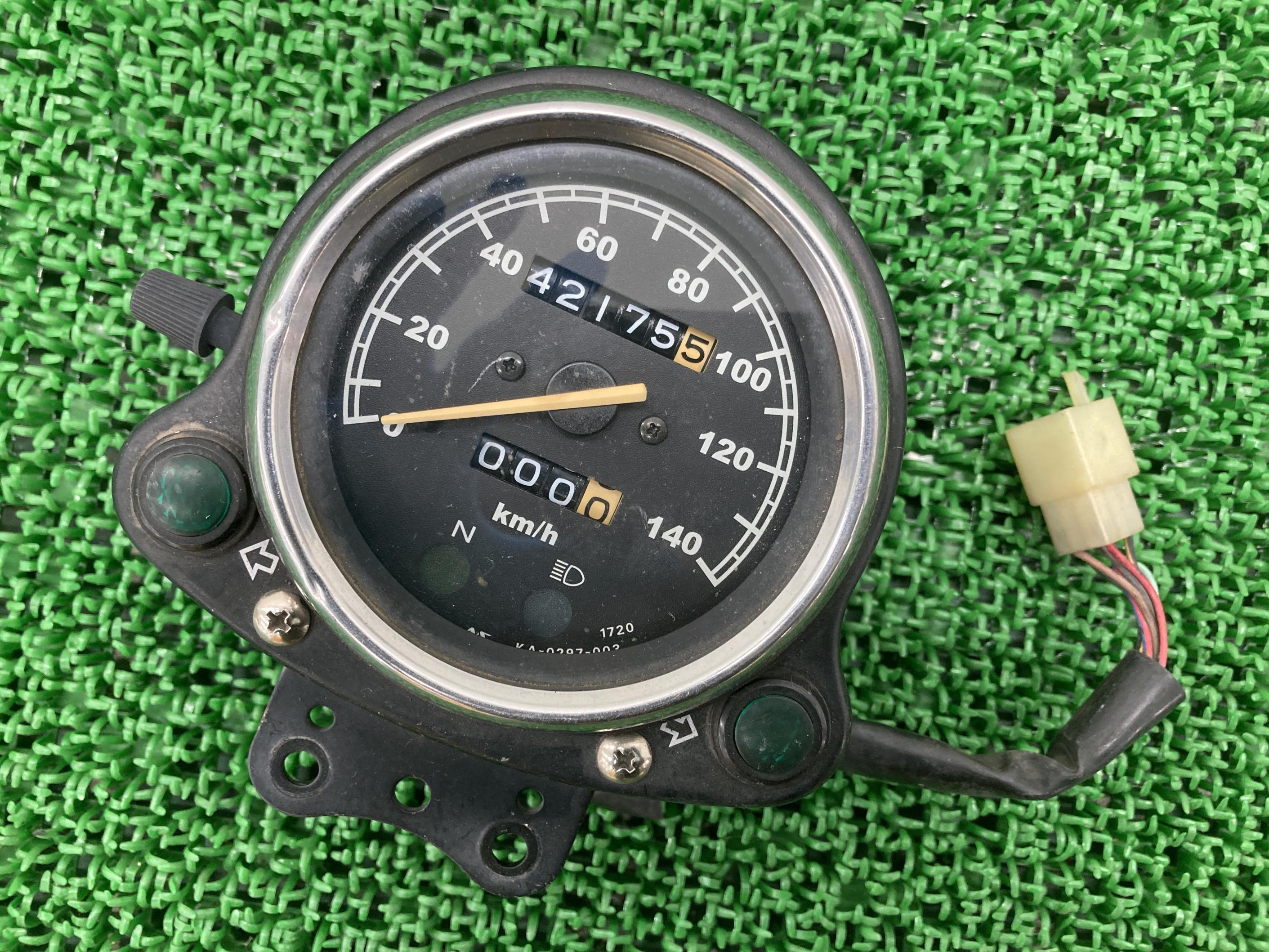 250TR スピードメーター カワサキ 純正 バイク 部品 BJ250F カスタム素材に 割れ欠け無し 品薄 希少品 車検 Genuine 【中古】 54 9,204円