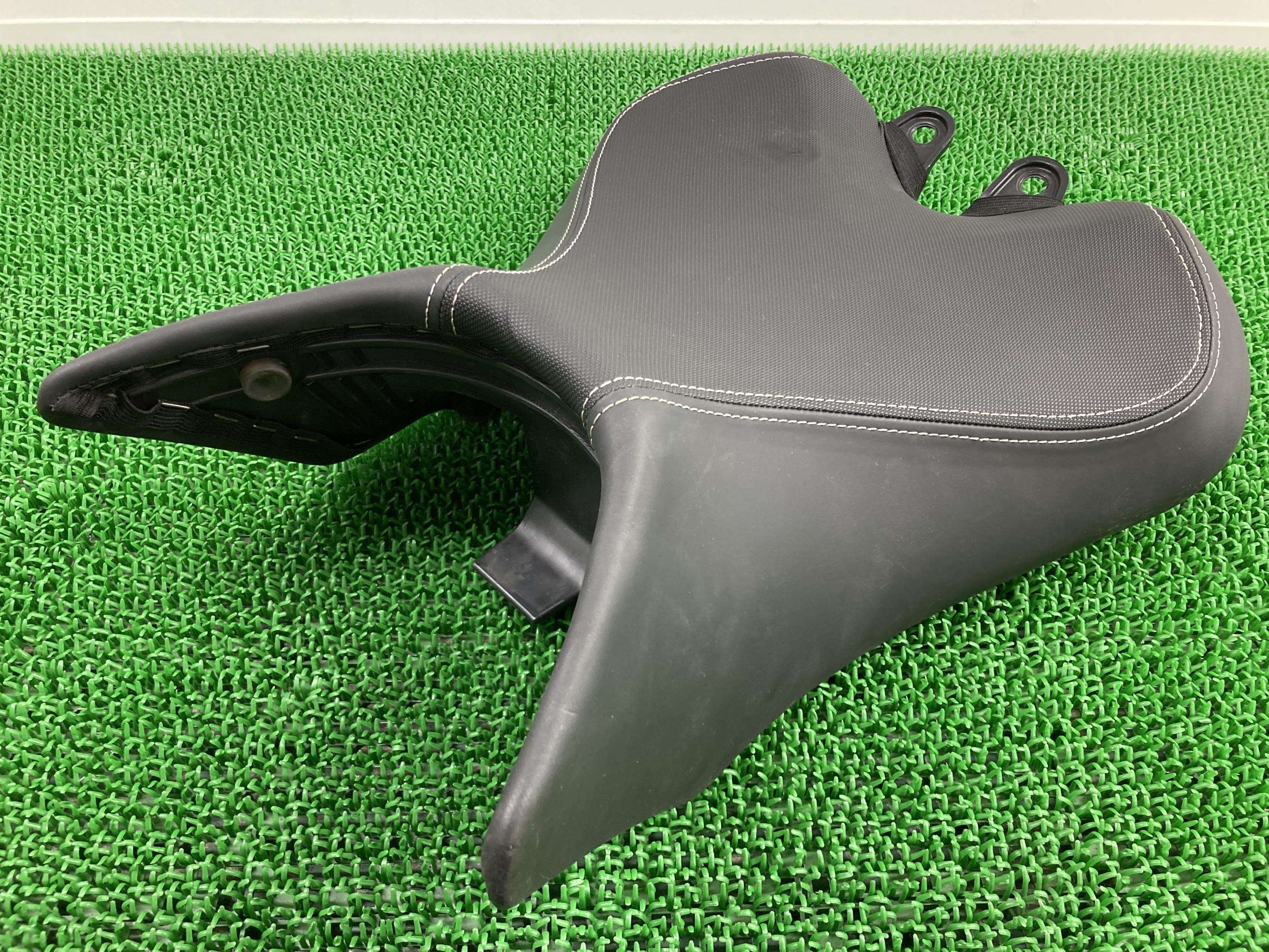 トライアンフボンネビルT120純正オプション ローツインシート A2302628