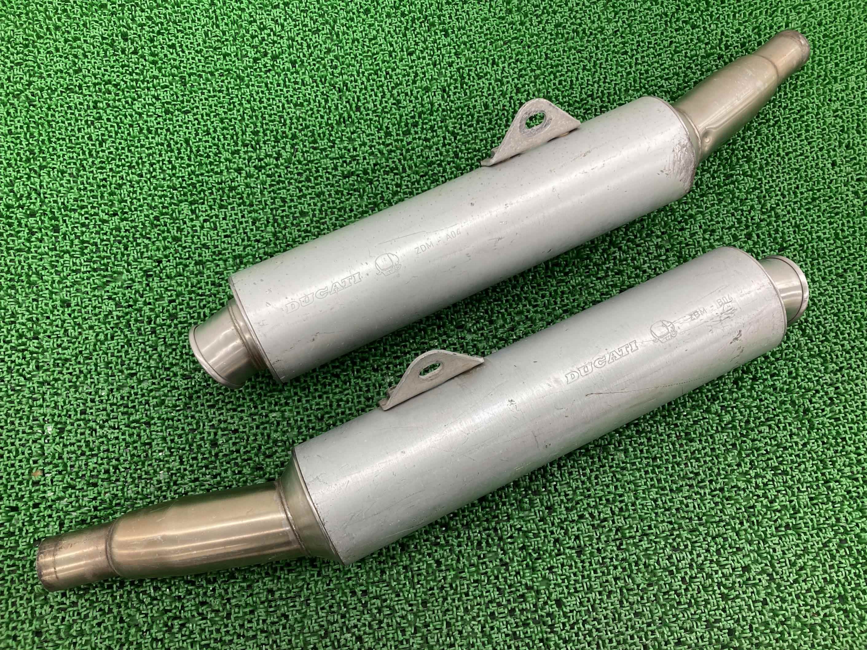 400SS サイレンサーマフラー 左右 ドゥカティ 純正 バイク 部品 573.1.004.2C 574.1.004.2C 900SS 機能的問題なし 品薄 車検 Genuine 【中古】 92|ティーエスパーツ 店