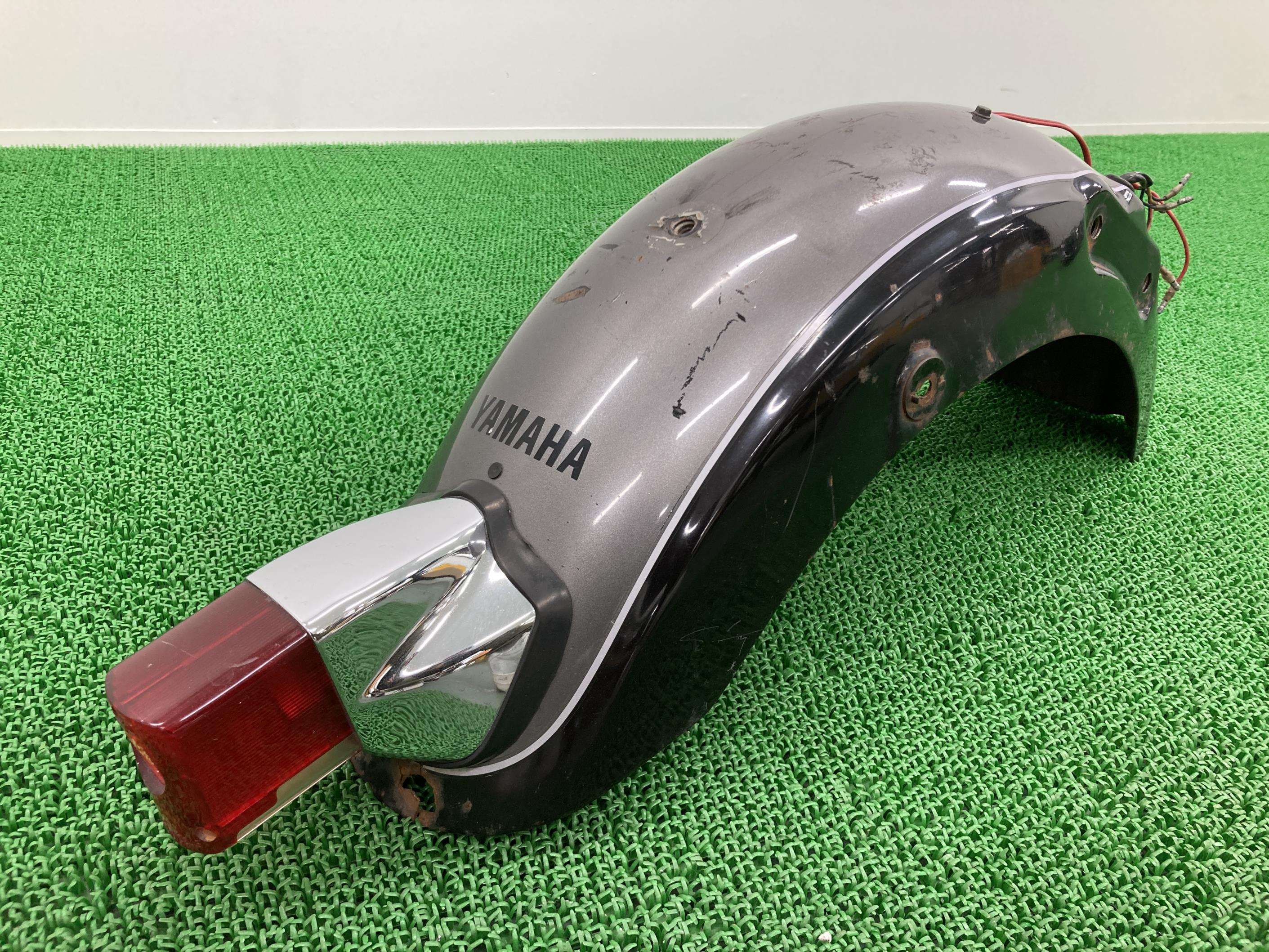 ビラーゴ250リアフェンダー黒/ガンMヤマハ純正バイク部品3DMXV250ビラーゴテールランプコケキズ無し品薄希少品車検Genuine【中古】 86