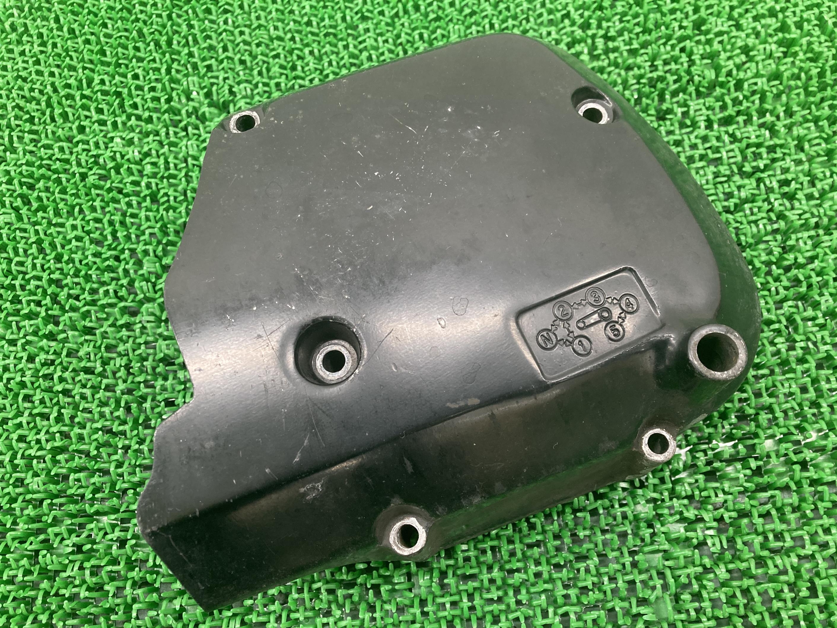 GSX1100SカタナエンジンカバーGS110X-105***スズキ純正バイク部品1992年式外しGS110Xエンジンスプロケットコケキズ無し品薄希少品車検Genuine【中古】 23