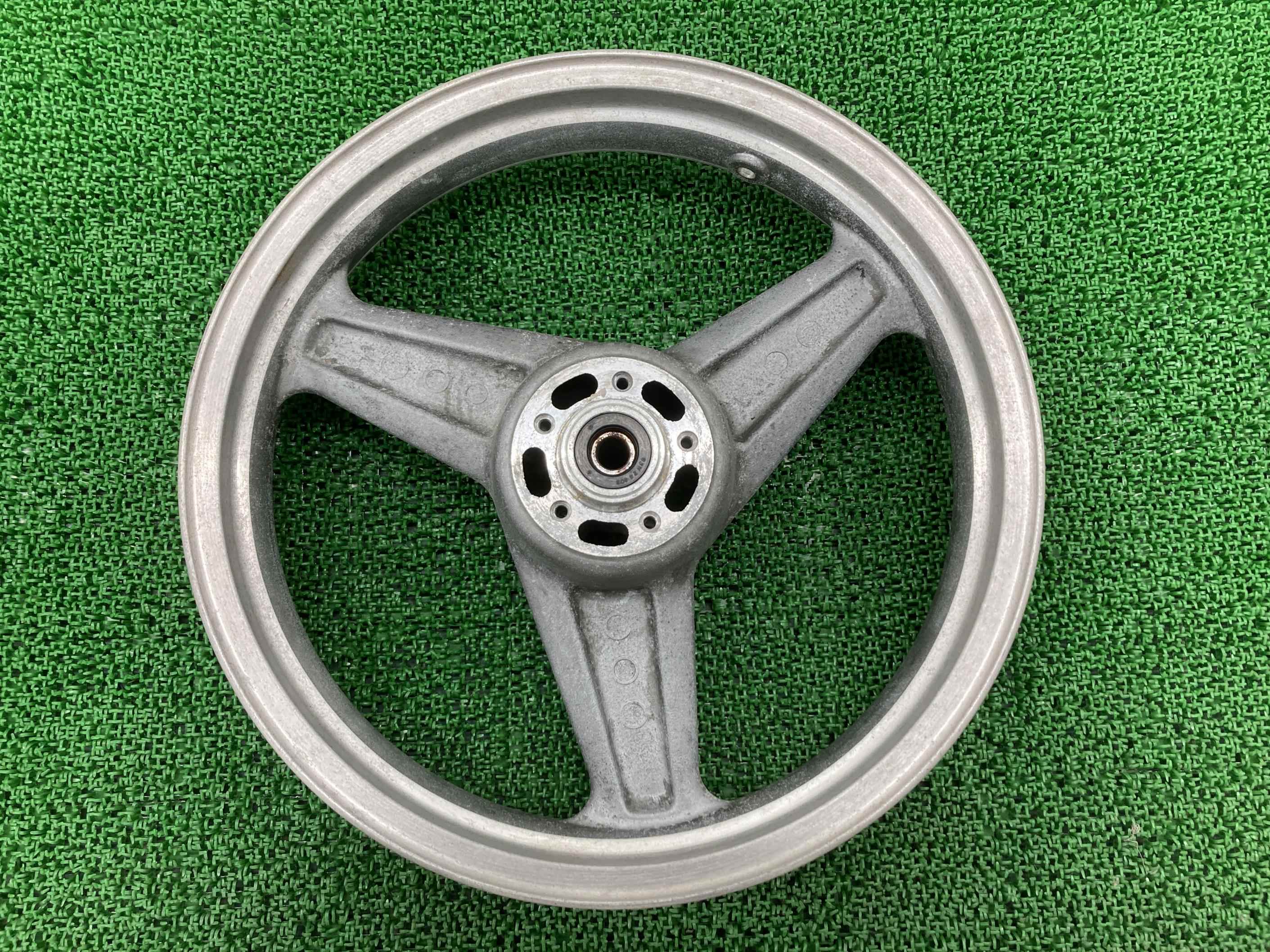 ゼファー750 フロントホイール カワサキ 純正 バイク 部品 ZR750C アサヒテック ASAHI 17X3.00 ペイント素材に 車検 Genuine 【中古】 16｜ティーエスパーツ　店