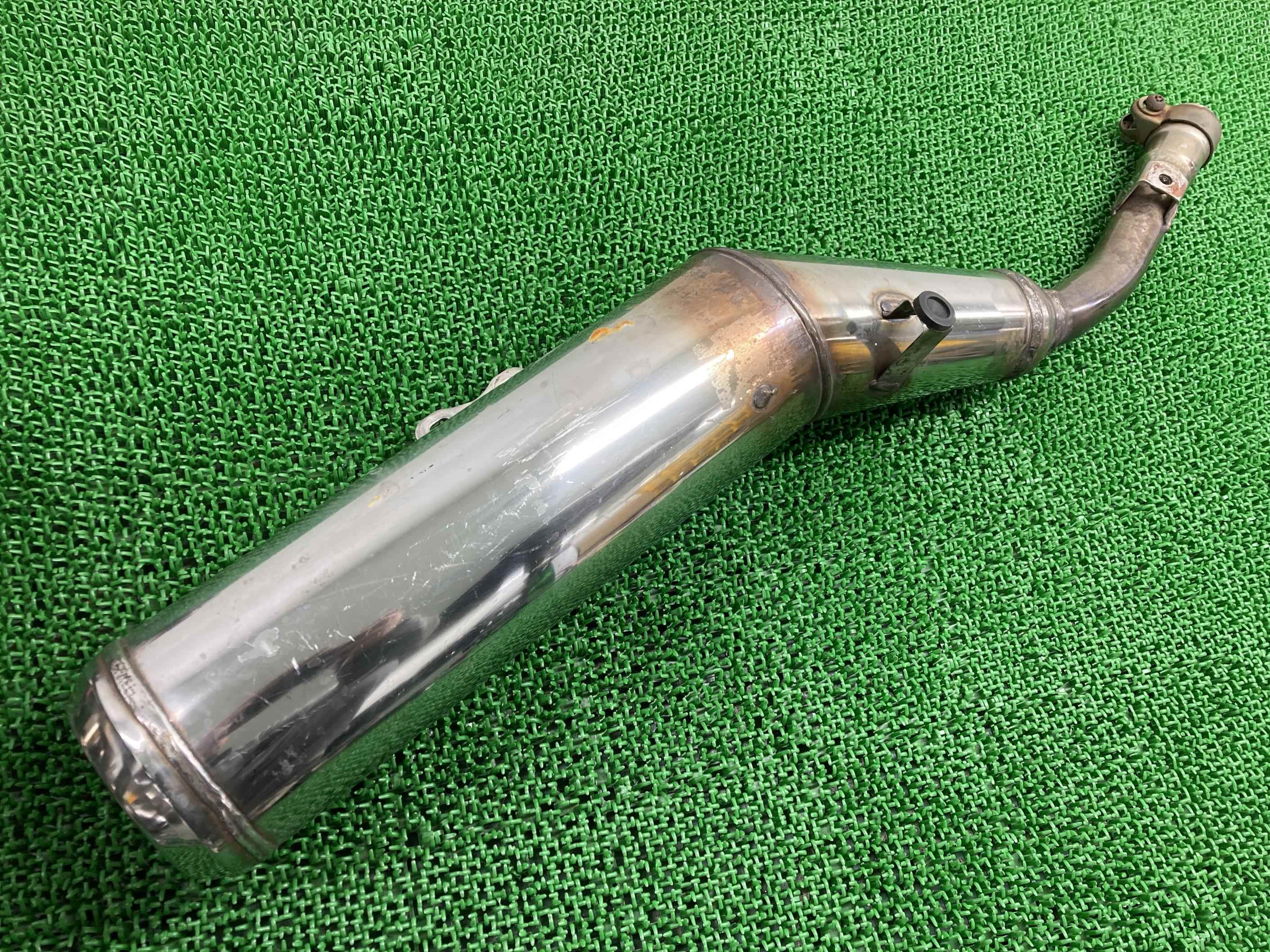 ジェベル250 サイレンサーマフラー スズキ 純正 バイク 部品 SJ45A DJEBEL250 コケキズ無し 品薄 希少品 車検 Genuine 【中古】 60｜ティーエスパーツ　店