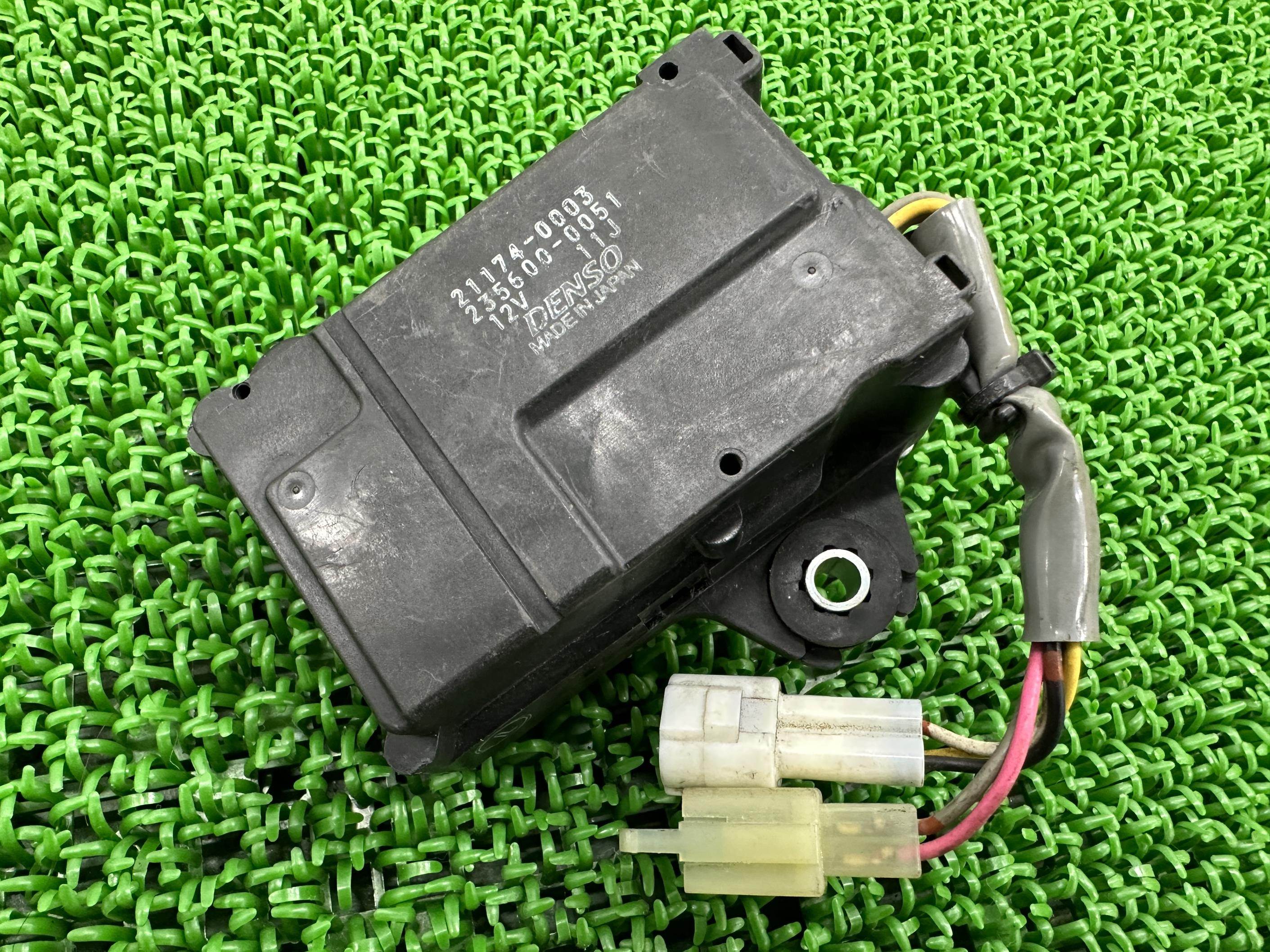 ZX-6R 排気バルブモーター カワサキ 純正 バイク 部品 ZX636C エキゾーストコントローラー 排気デバイス サーボモーター 割れ欠け無し 車検 Genuine 【中古】 49