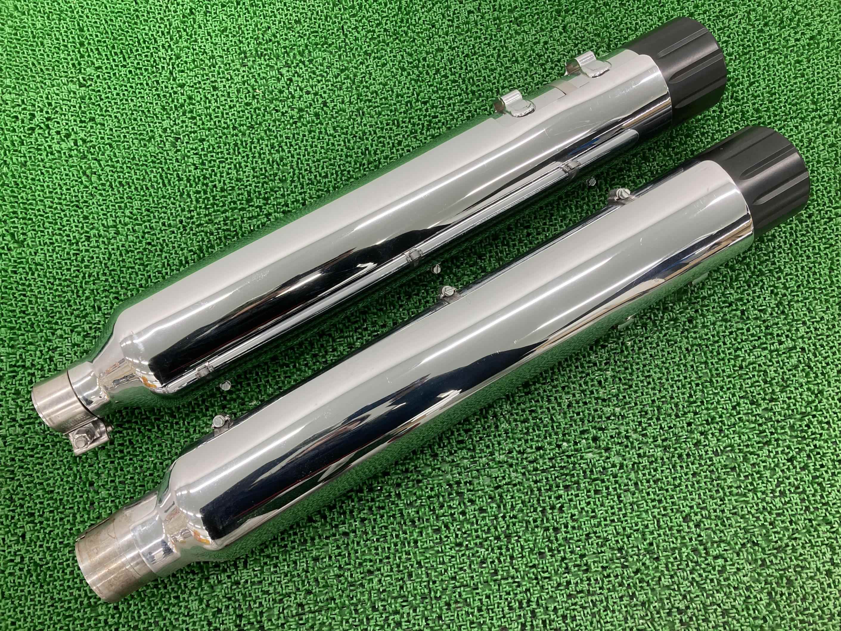 FLHXSE1870CVO サイレンサーマフラー 左右 ハーレー 純正 バイク 部品 64900252 64900253 ストリートグライド ミルウォーキー コケキズ無し 車検 Genuine 【中古】 38 52,680円