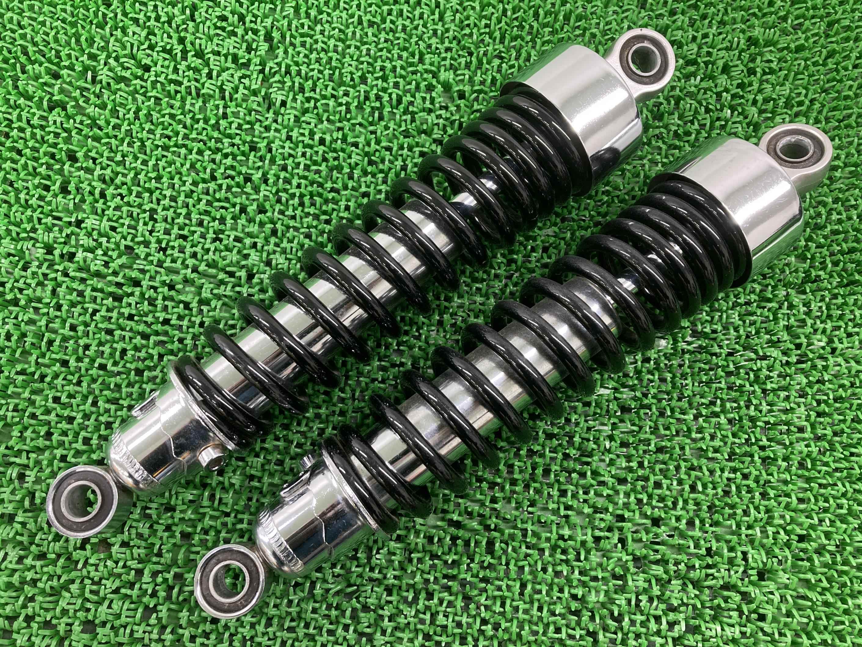 ボンネビルT120リアサスペンション左右トライアンフ(TRIUMPH)純正バイク部品トライアンフピッチ340mmコンディション良好曲がり無し品薄希少品車検Genuine【中古】 24