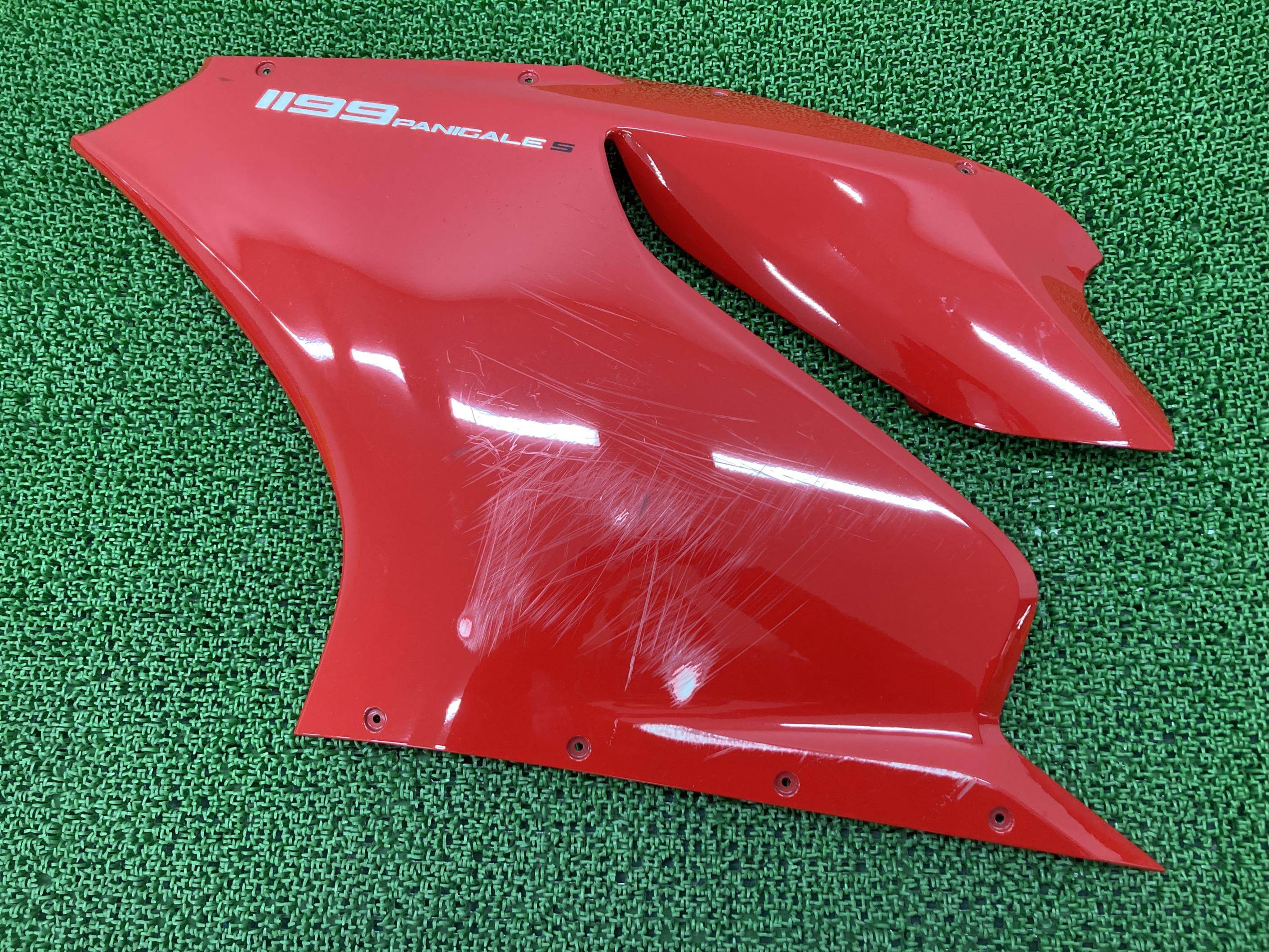 1199パニガーレS サイドカウル 左 赤 ドゥカティ 純正 バイク 部品 199PanigaleS 修復素材やペイント素材に 品薄 車検 Genuine 【中古】 70|ティーエスパーツ 店