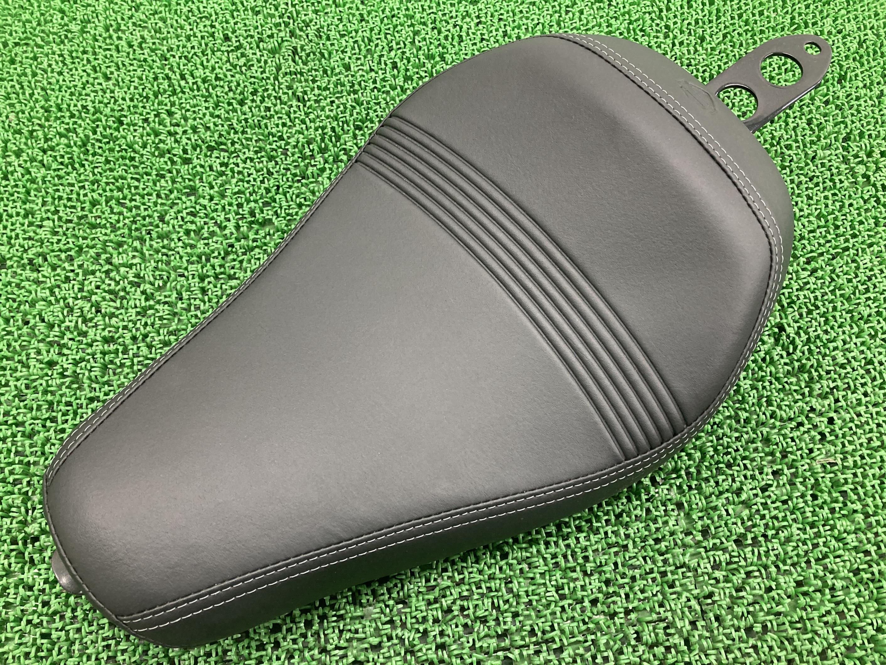 ハーレーダビッドソン XL1200N ナイトスター 純正シート ハーレーダビッドソン XL1200N ナイトスター 純正シート - メルカリ