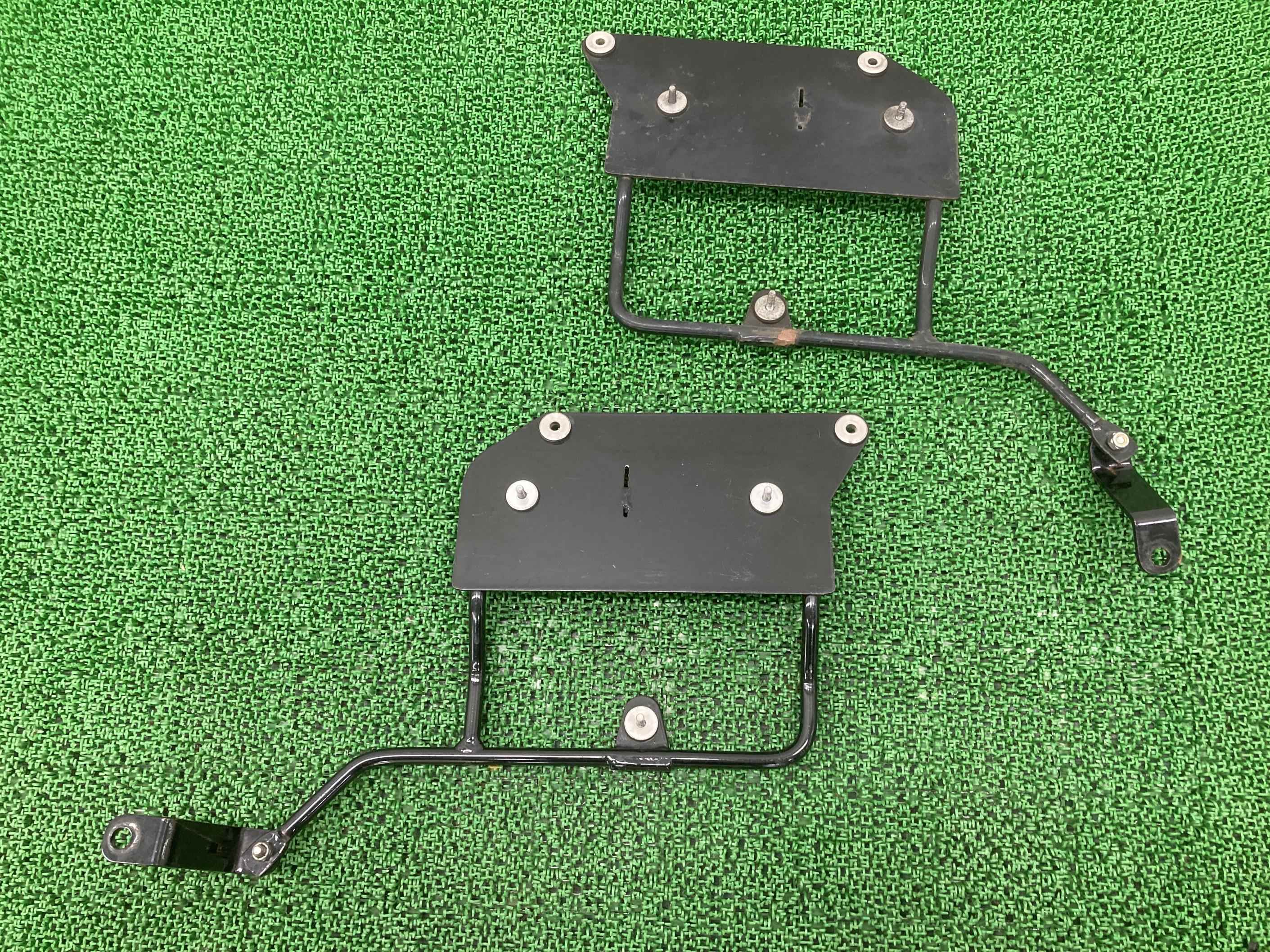 FLSTC1340サイドバッグステー左右ハーレー純正バイク部品FLSTF1340曲がり無しエボソフテイル品薄車検Genuine【中古】 70