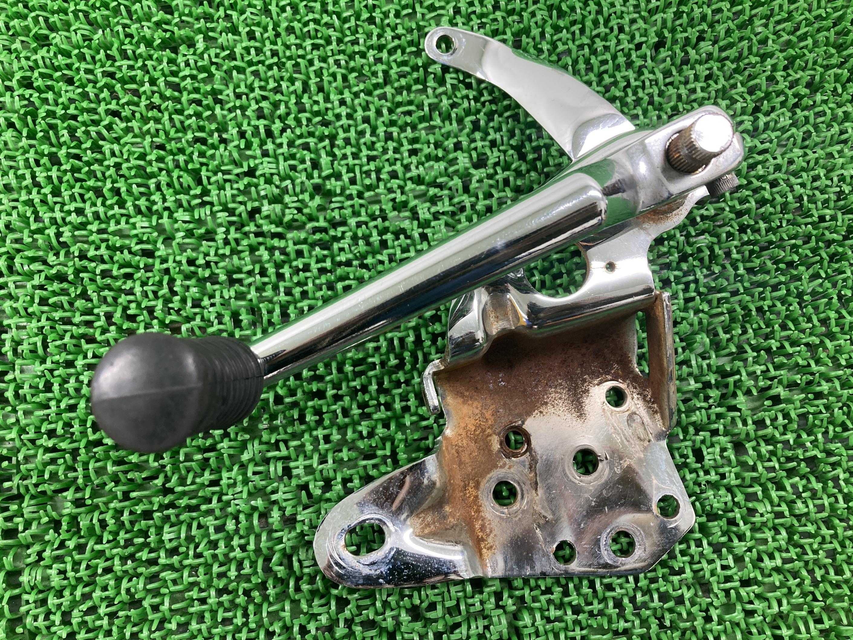 FLSTCステップ左ハーレー純正バイク部品ソフテイル87-99年メッキホルダーシフトペダルブラケット車検Genuine【中古】 65｜ティーエスパーツ　店
