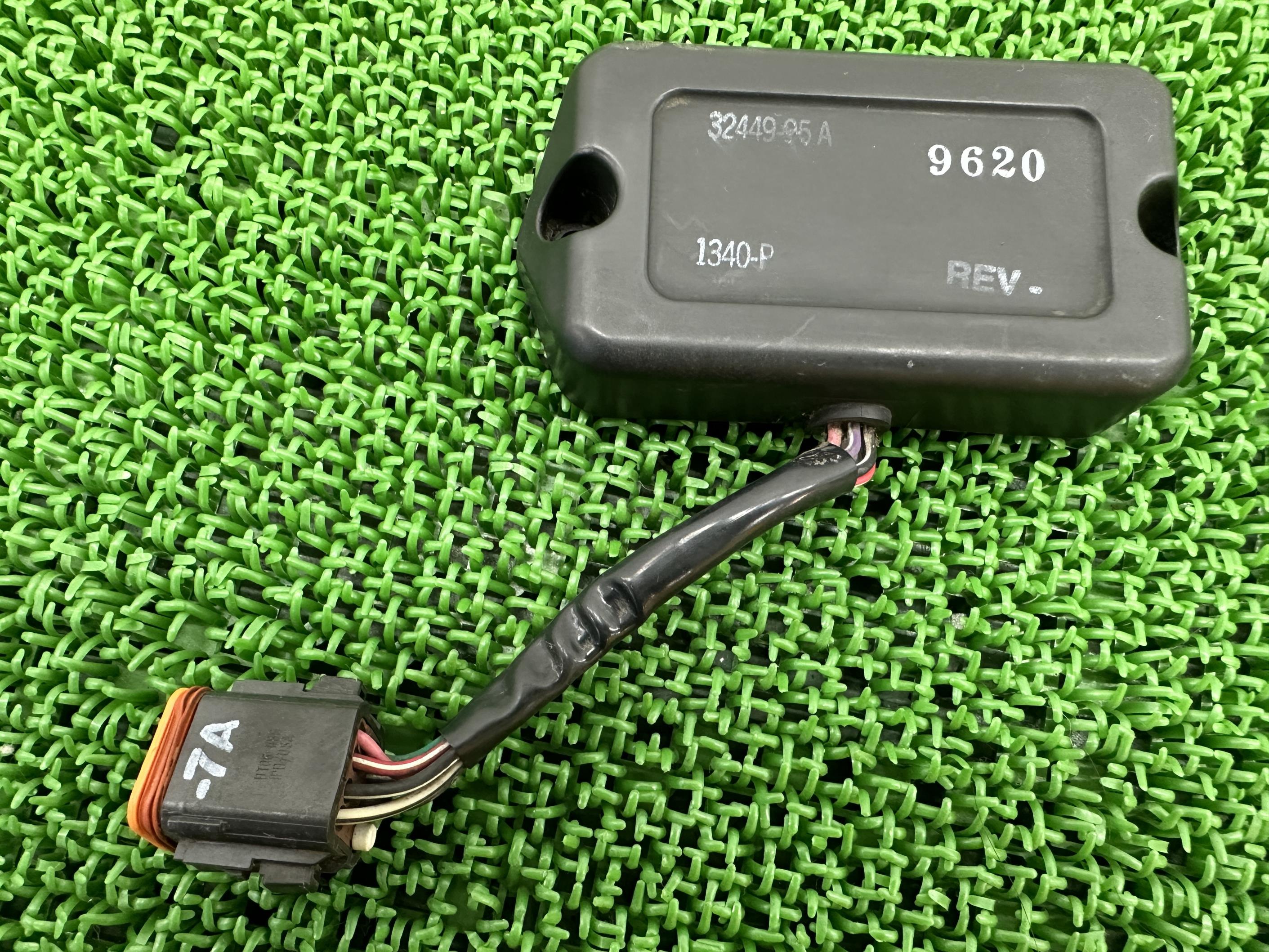 ECM ハーレー 純正 バイク 部品 エボ EVO 94年～99年 イグニッションモジュール 機能的問題なし 車検 Genuine FLSTC XLH883 FLHR FLSTF FXDL XLH1200 FLHTCU FXDWG FXSTC FXSTS FLSTN FXDS FXSTSB 【中古】 60｜ティーエスパーツ　店