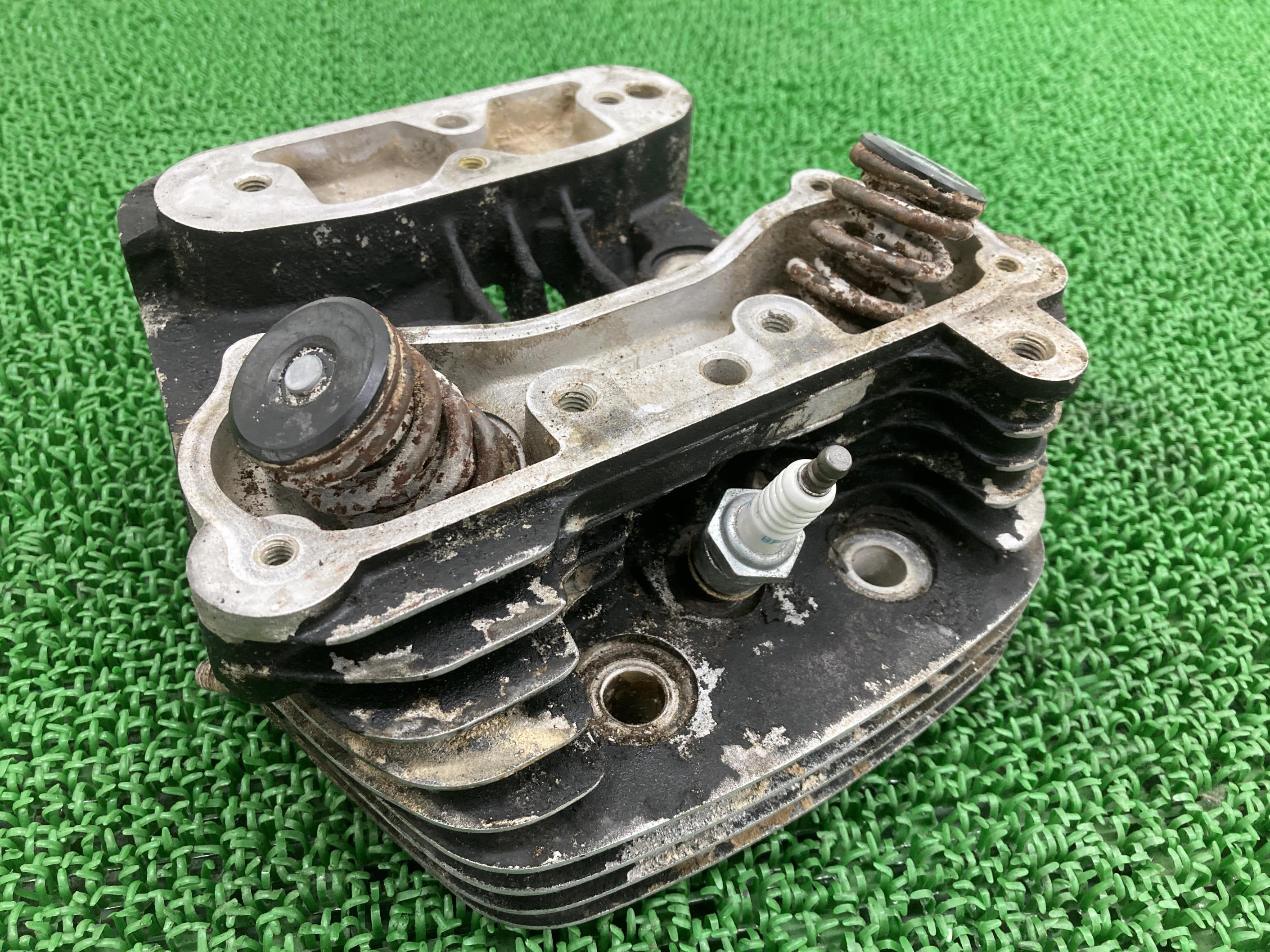 FXSTC1340 シリンダーヘッド 前 ハーレー 純正 バイク 部品 フロント エボ ソフテイルカスタム 修復素材やペイント素材に 車検 Genuine 【中古】 98