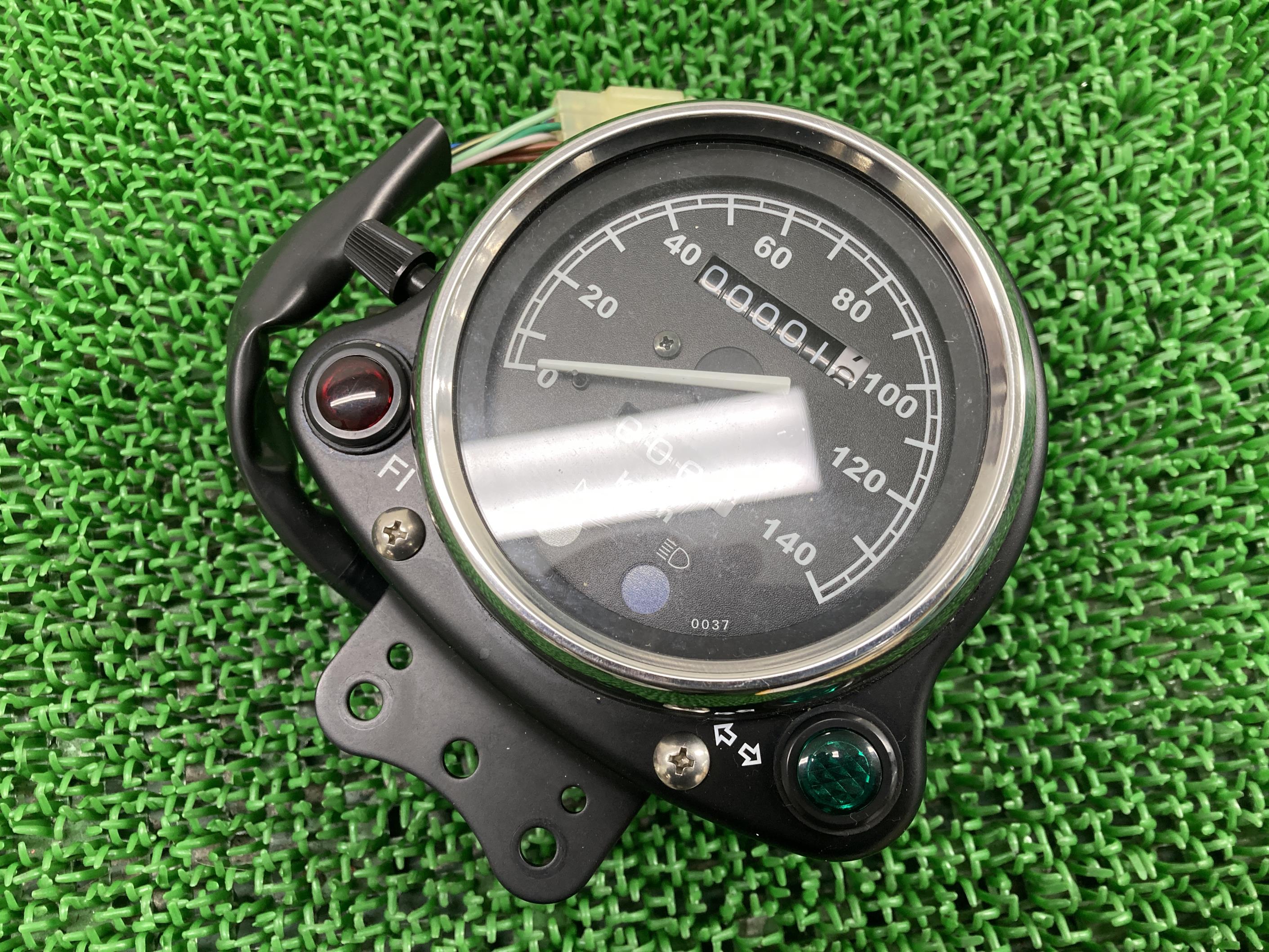 250TR スピードメーター カワサキ 純正 バイク 部品 BJ250F KA-0297-013 0037 FI車 低走行 割れ欠け無し 車検 Genuine 【中古】 62
