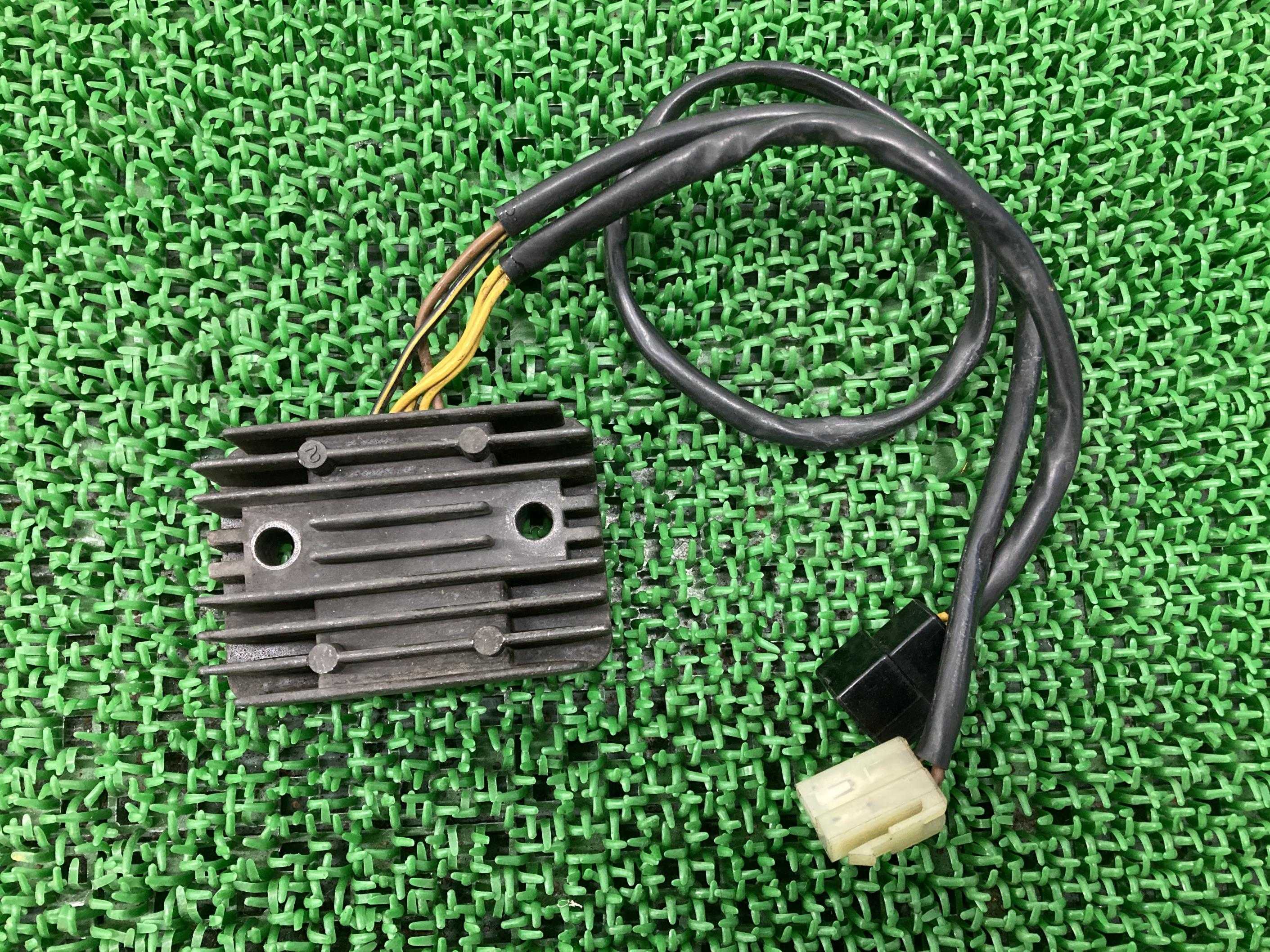 Dトラッカー レギュレター カワサキ 純正 バイク 部品 KLX250 KLX300Rにも レギュレーター レクチファイア 機能的問題なし 車検 Genuine 【中古】 80