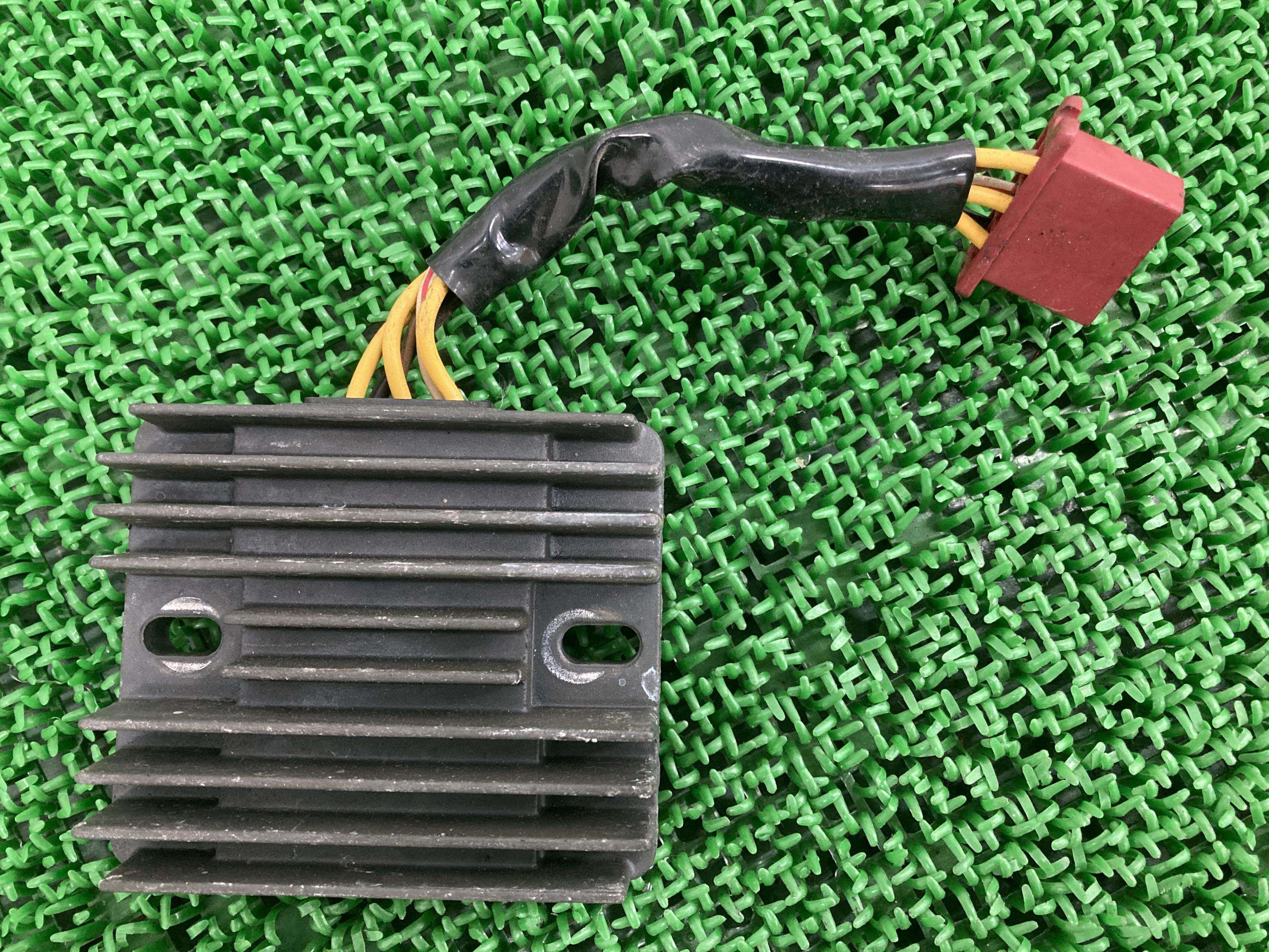 エストレヤ レギュレター カワサキ 純正 バイク 部品 BJ250A レギュレーター レクチファイアー 250TR 機能的問題なし 車検 Genuine 【中古】 32｜ティーエスパーツ　店 9,204円