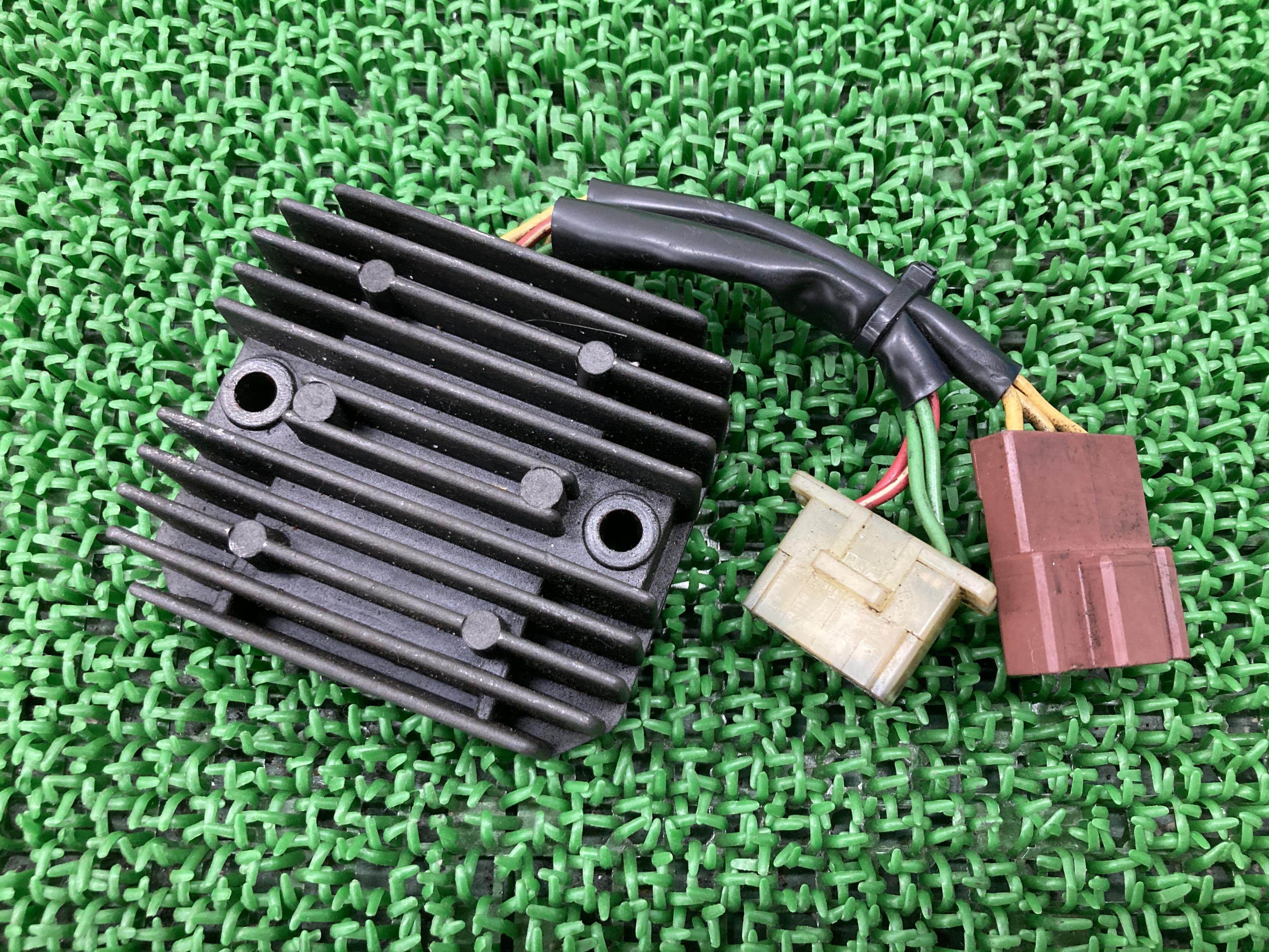 RSV1000ミレ レギュレター アプリリア 純正 バイク 部品 ETV1000 カポノルド トゥオーノ フツ―ラ RSVR 車検 Genuine 【中古】 51
