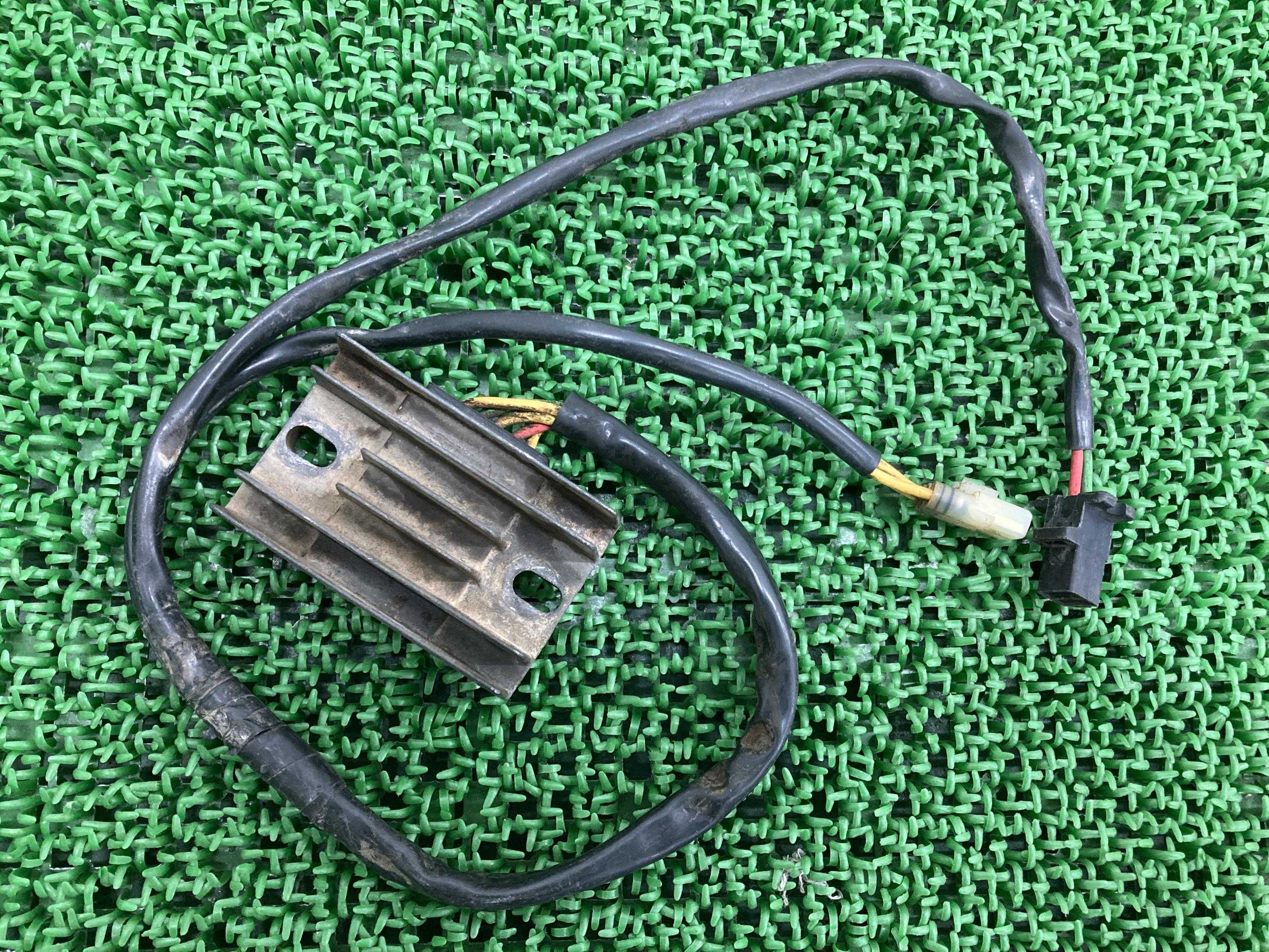 CRM250AR レギュレター ホンダ 純正 バイク 部品 MD32 レギュレーター レクチファイア 機能的問題なし 品薄 車検 Genuine 【中古】 0｜ティーエスパーツ　店