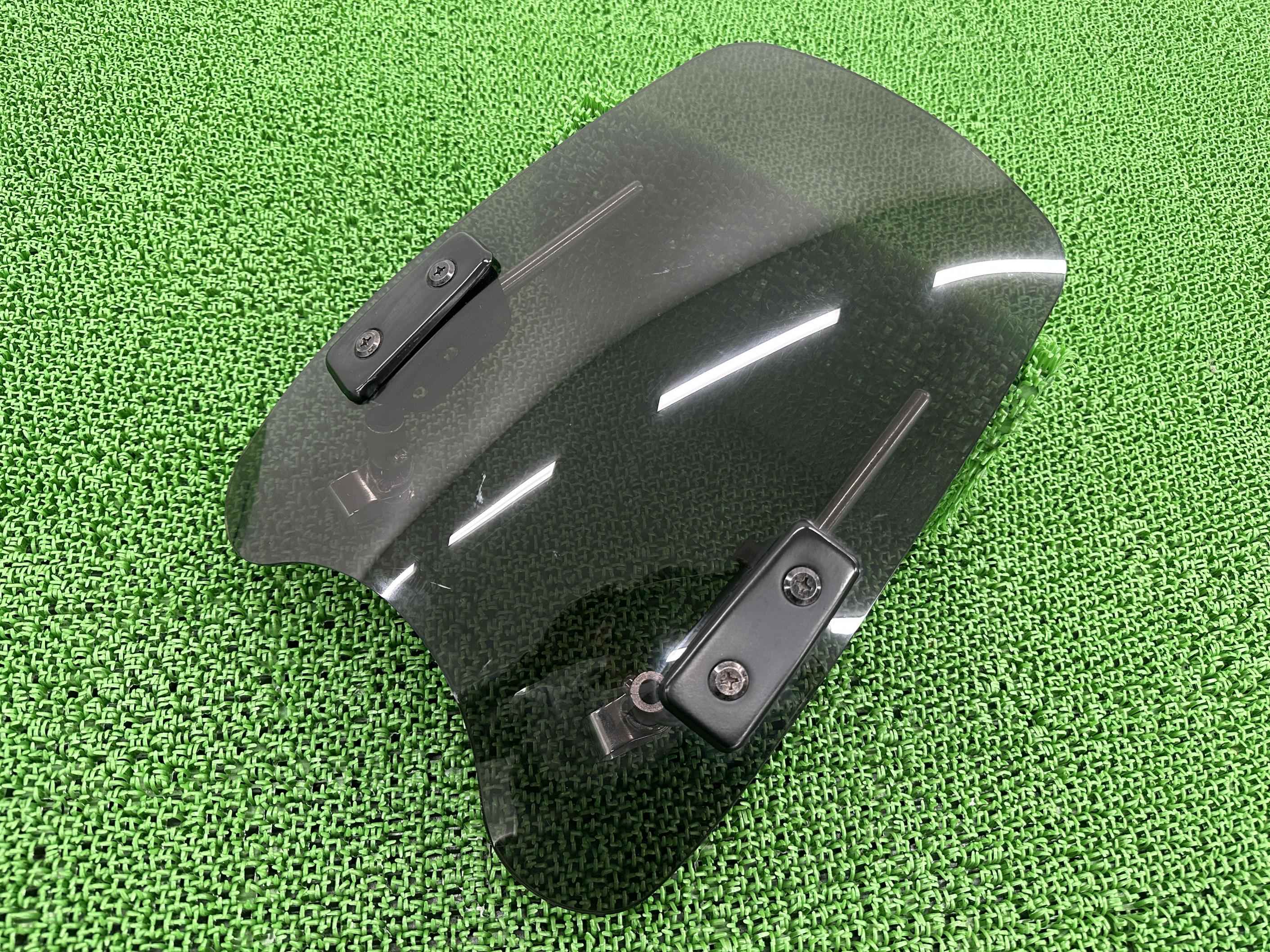 ワールドウォーク製レブル250スクリーン社外バイク部品MC49スモークウインドシールド汎用割れ欠け無しシャドウマグナ【中古】 64