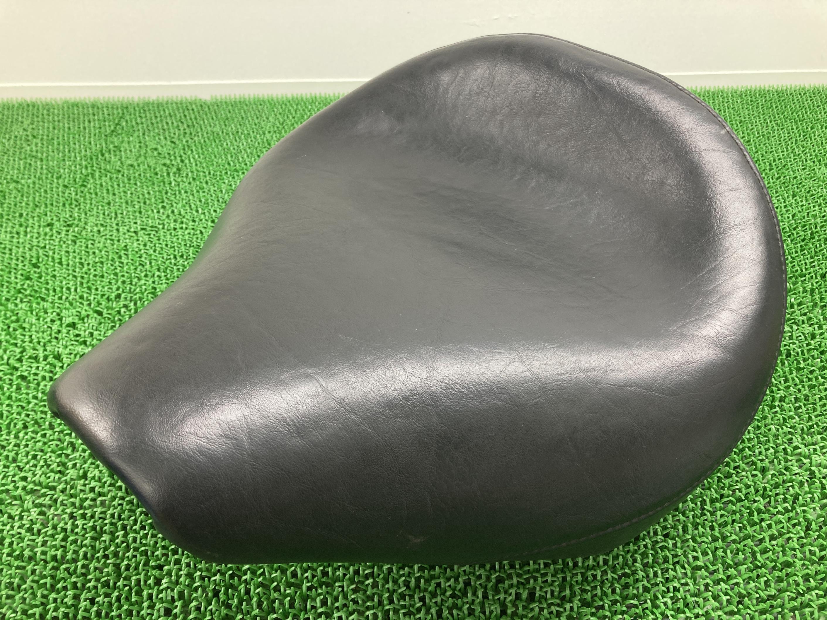 ドラッグスター400クラシック フロントシート VH01J-026*** ヤマハ 純正 バイク 部品 VH01J メインシート 破れ無し 品薄 希少品 車検 Genuine 【中古】 12