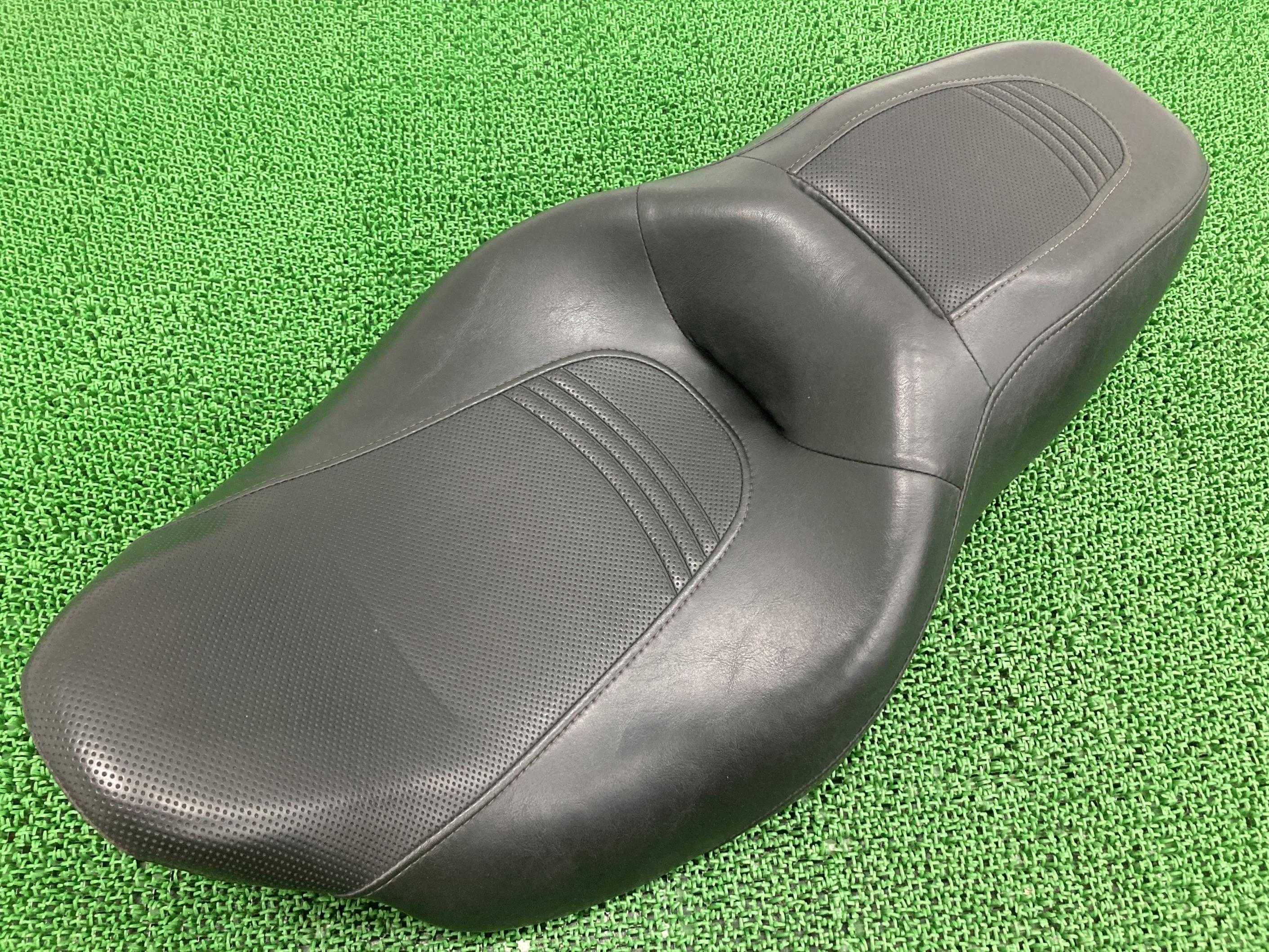 FLHX1580 シート ハーレー 純正 バイク 部品 ツーリング ストリートグライド TC96 破れ無し 車検 Genuine 【中古】 93｜ティーエスパーツ　店