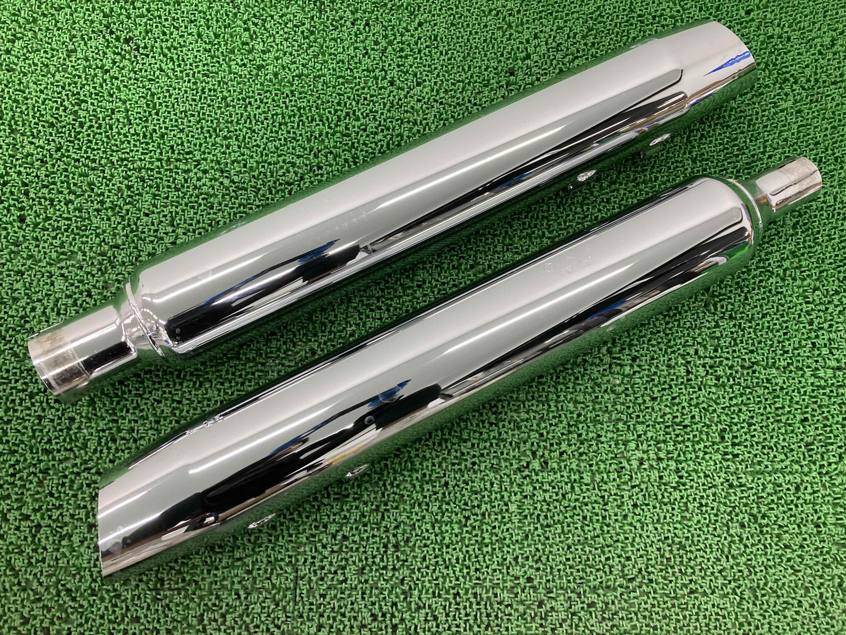 FLHR1750 サイレンサーマフラー 左右 ハーレー 純正 バイク 部品 64900239 64900240 ツーリング ロードキング 品薄 車検 Genuine 【中古】 31