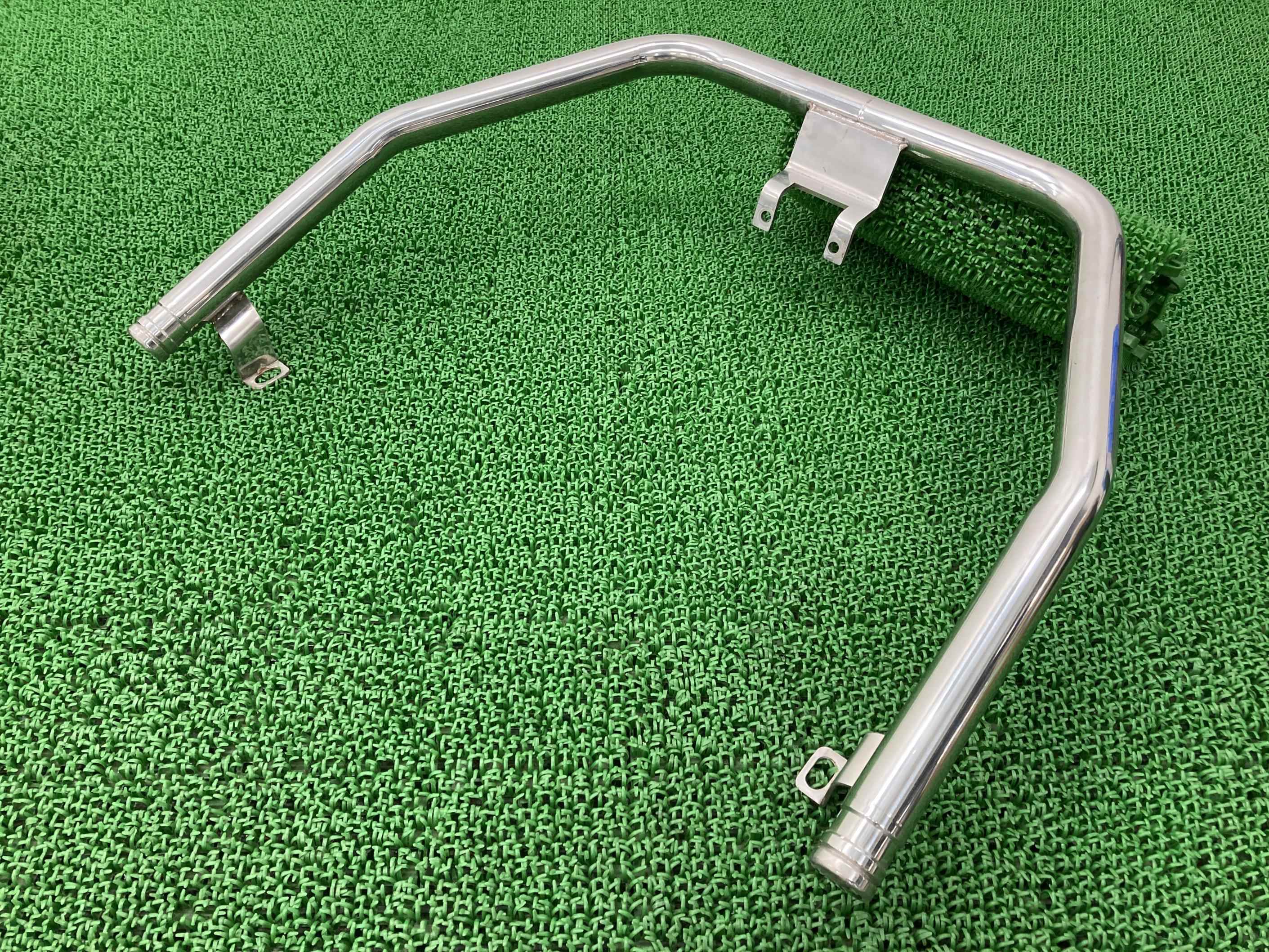 ウイルズウィン製スカイウェイブ250グラブバー社外バイク部品CJ44ACJ45ACJ46Aタンデムグリップ極太タンデムバーコンディション良好【中古】 81