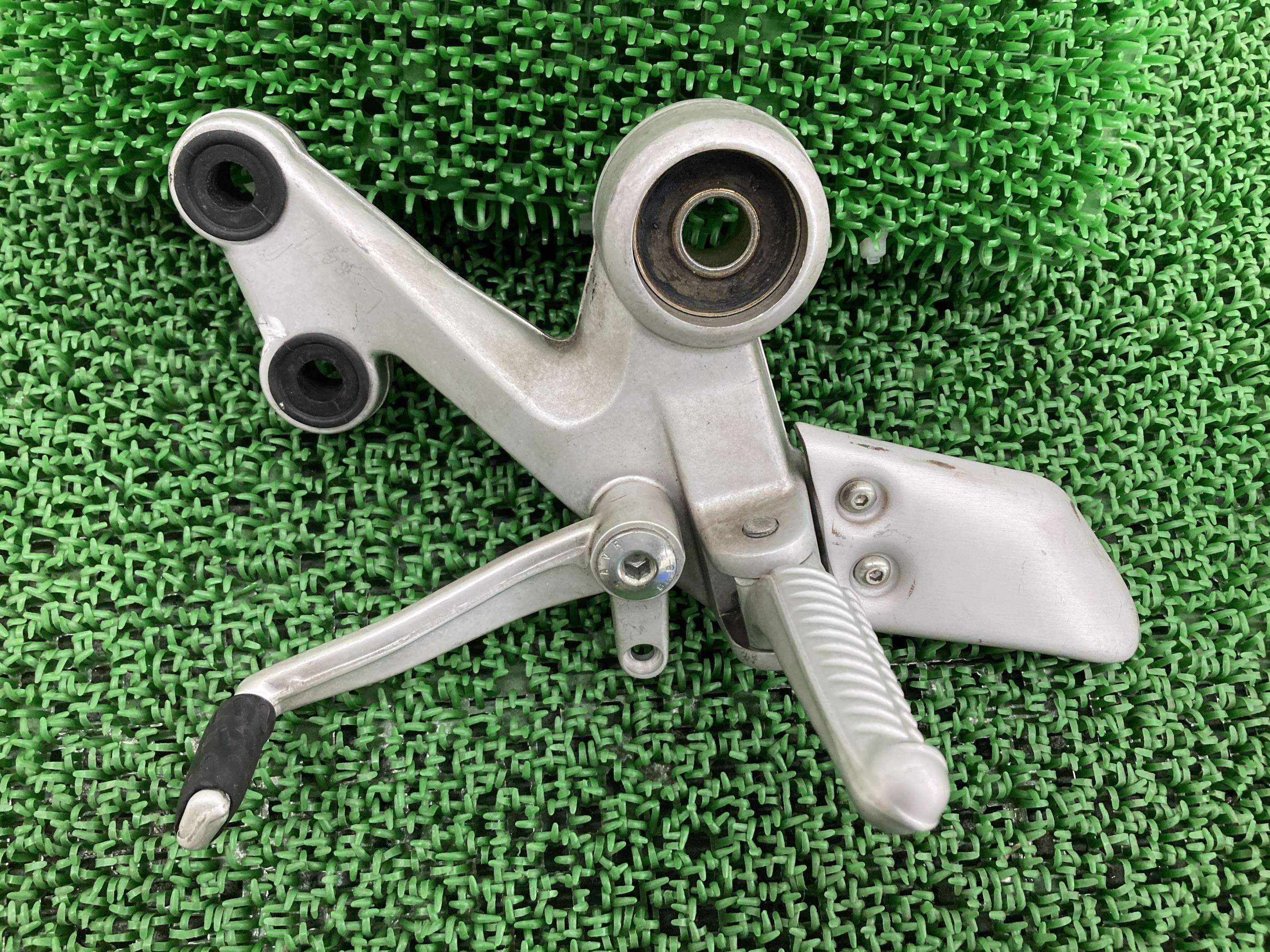 MS2R MS4R ステップ 左 ドゥカティ 純正 バイク 部品 モンスター ペグ シフトペダル 曲がり無し 車検 Genuine 【中古】 33|ティーエスパーツ 店