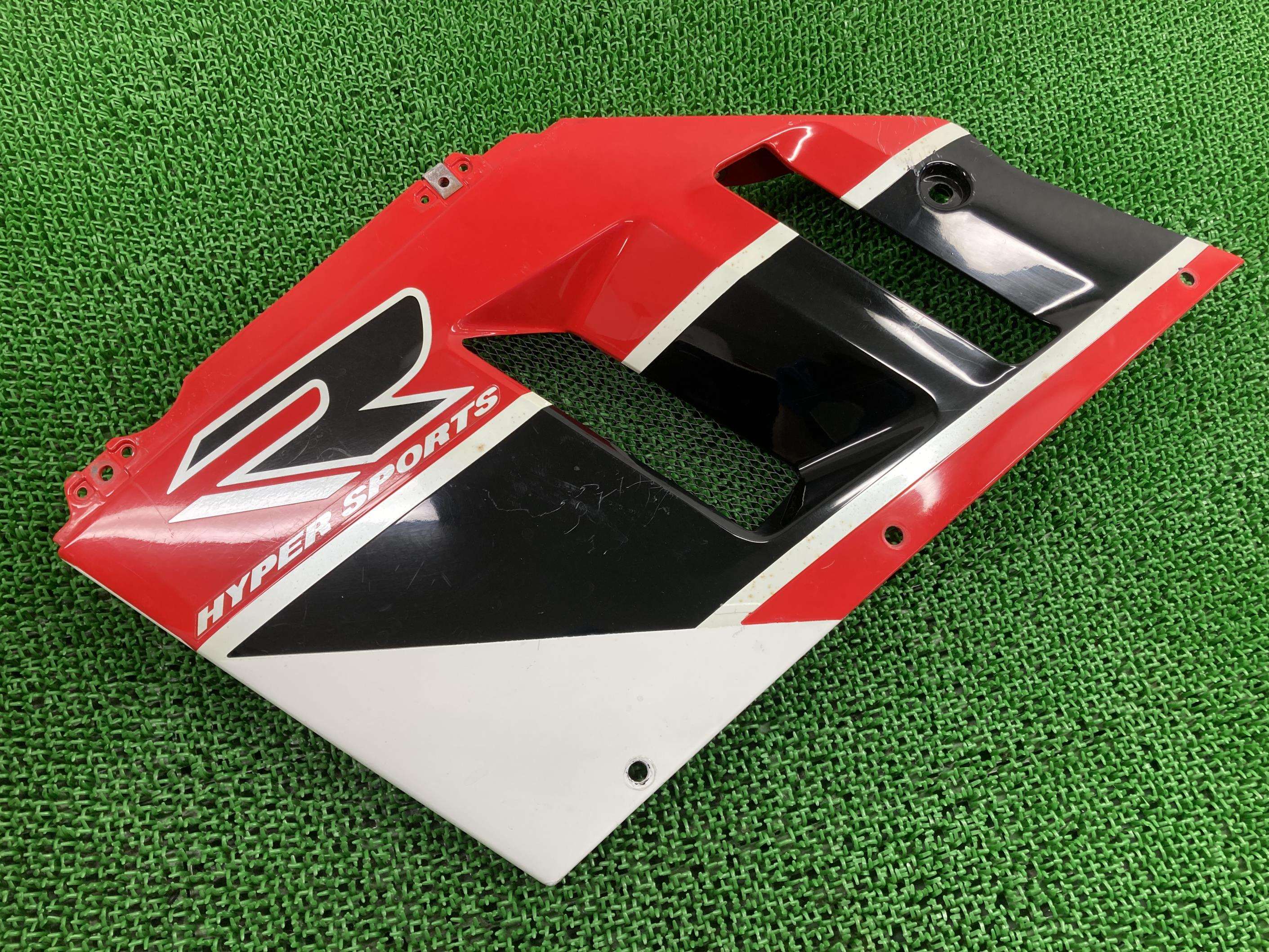 GSX-R750 サイドカウル 左 白/赤 スズキ 純正 バイク 部品 GR7AC 割れ欠け無し ペイント素材に 品薄 希少品 車検 Genuine 【中古】 23