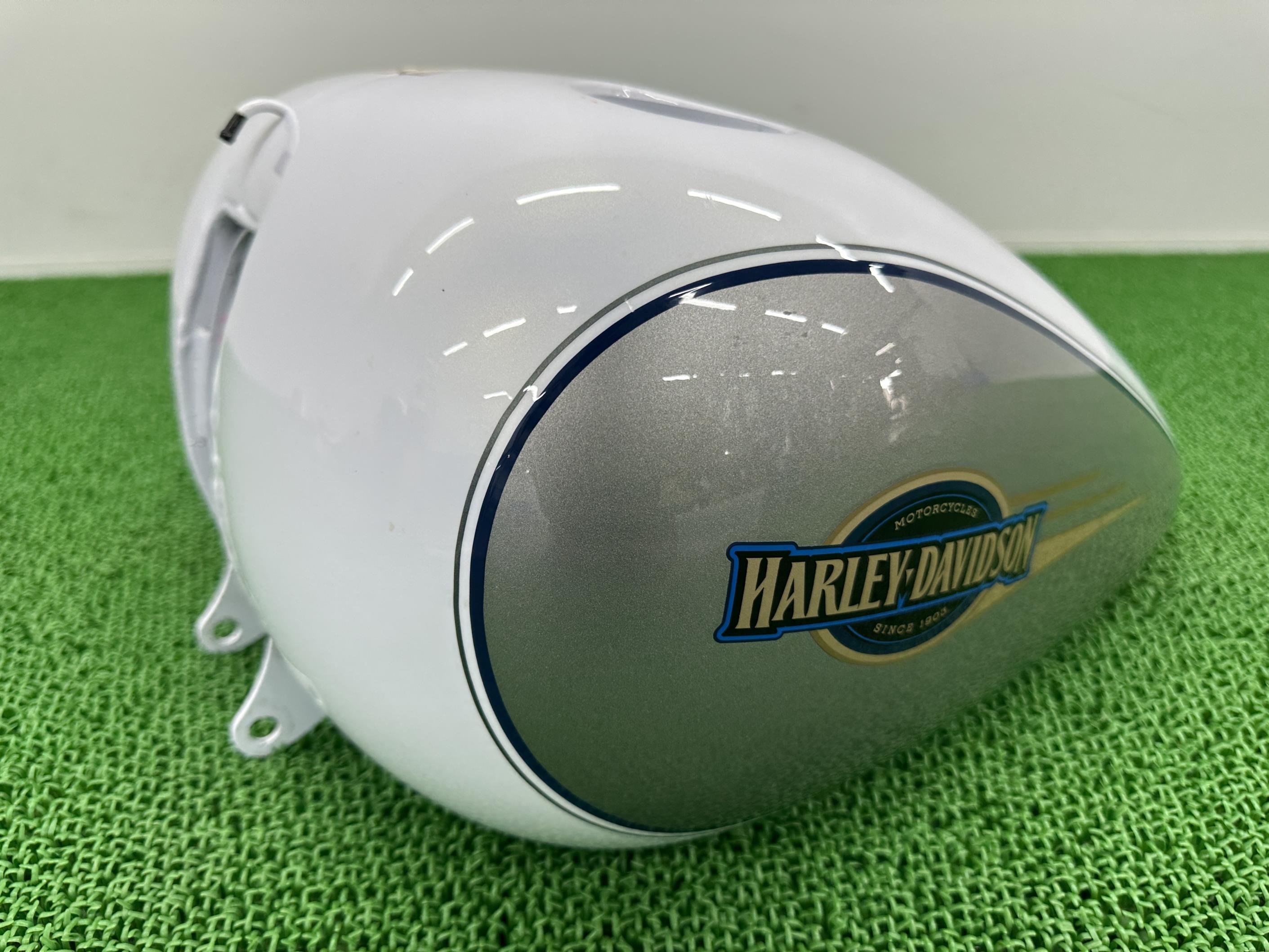 FLSTC1580 タンク パール ハーレー 純正 バイク 部品 ヘリテイジソフテイルクラシック 07年モデル コケキズ無し ノーマルガソリンタンク 車検 Genuine 【中古】 Sa|ティーエスパーツ 店
