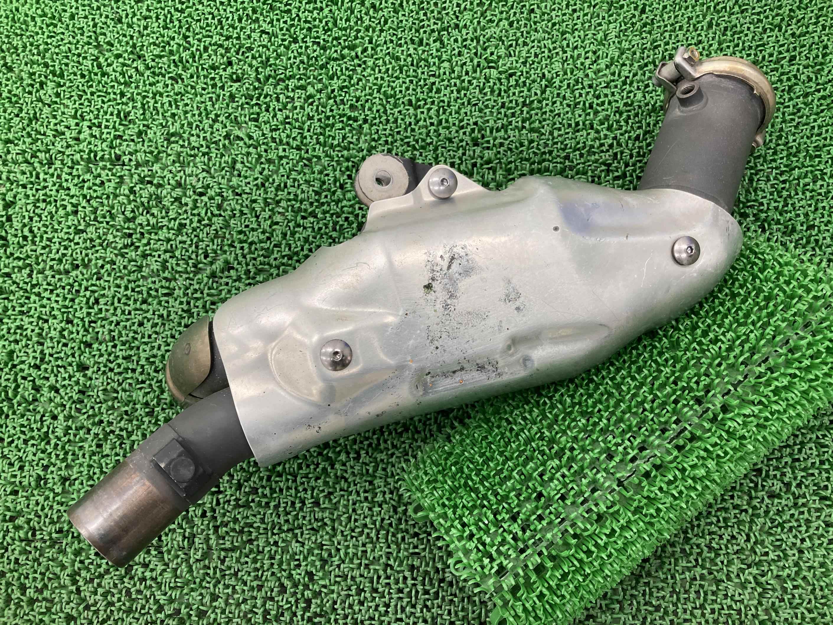 YZF-R1 エキパイマフラー ヤマハ 純正 バイク 部品 RN22 RN24J 中間パイプ リンクパイプ コケキズ無し 車検 Genuine 【中古】 29