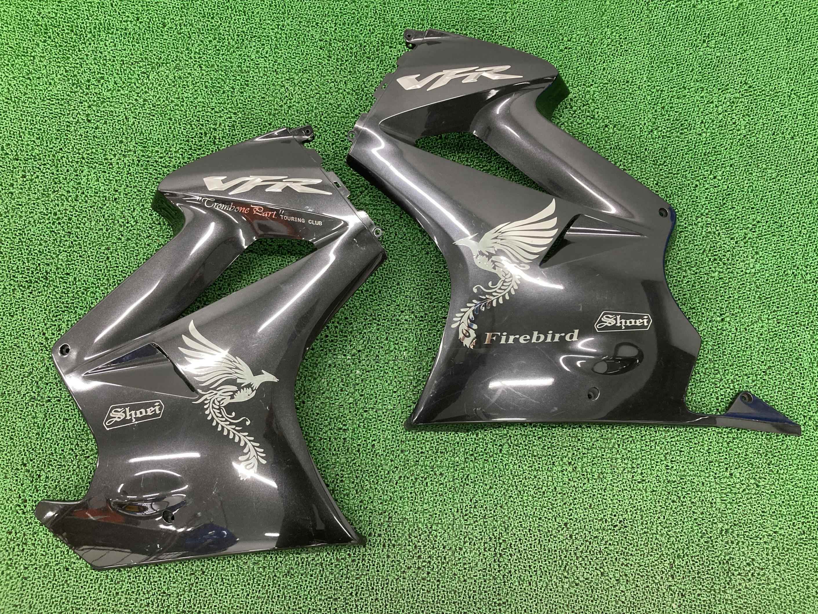 VFR800 サイドカウル 左右 黒M ホンダ 純正 バイク 部品 RC46 後期 割れ欠け無し 品薄 希少品 車検 Genuine 【中古】 45
