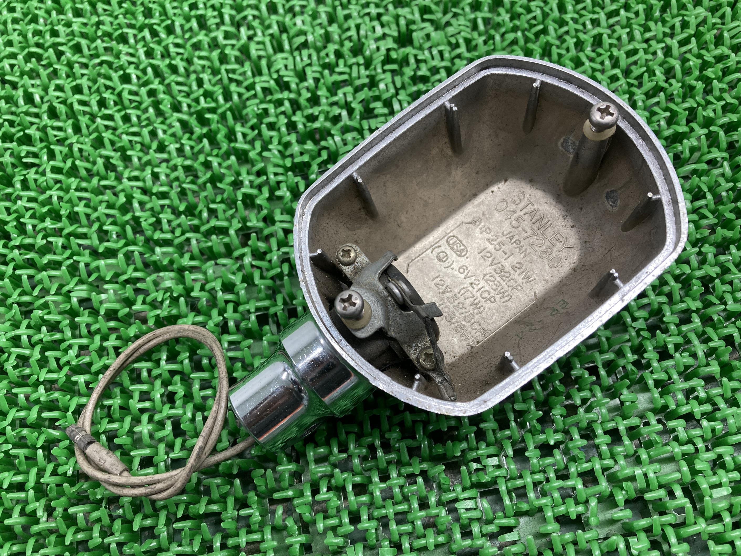 Z400FX ウインカーベース 片側 カワサキ 純正 バイク 部品 KZ400E フェックス 当時物 コンディション良好 割れ欠け無し 車検 Genuine 【中古】 80