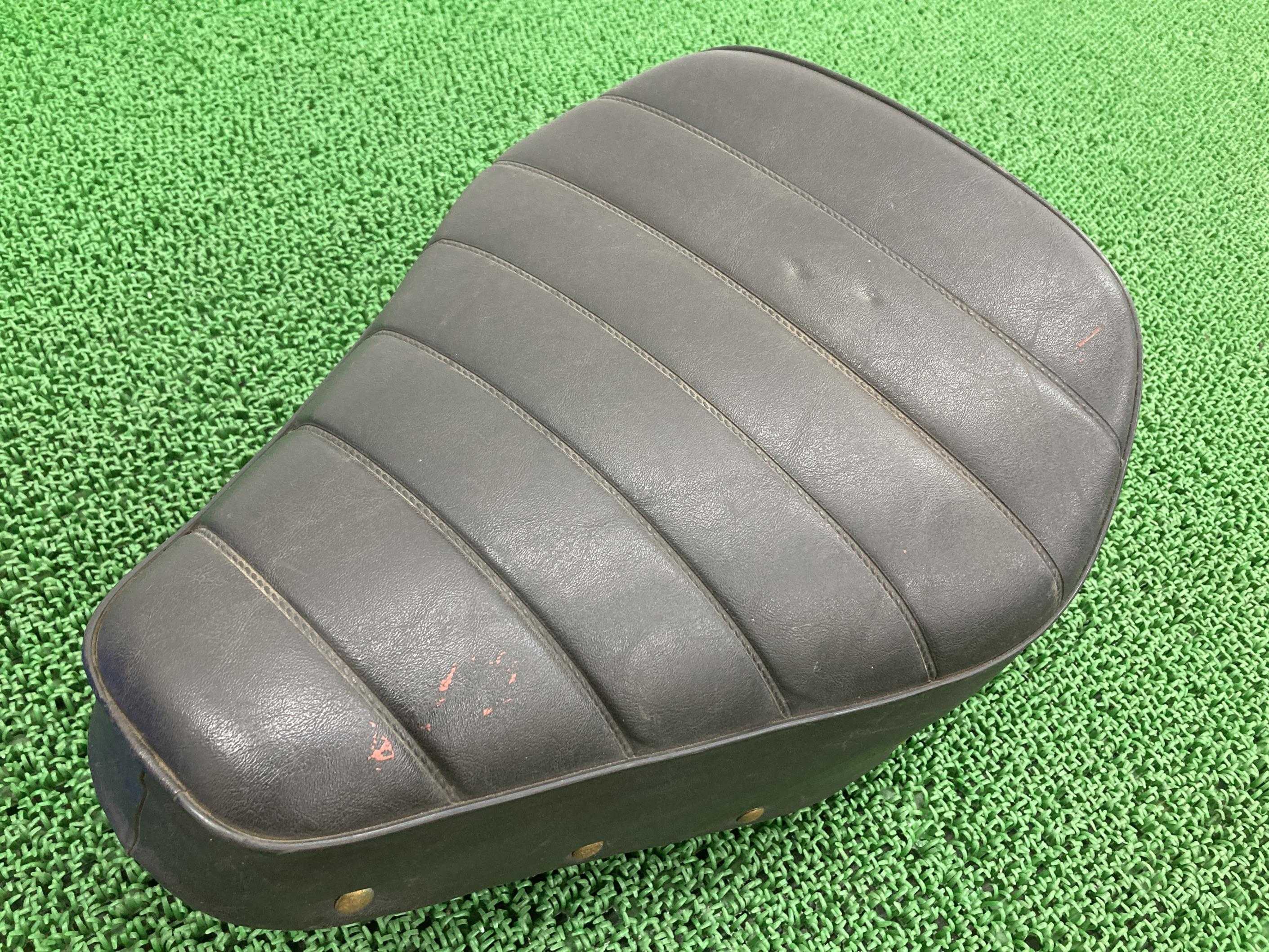 モンキー シート 茶 ホンダ 純正 バイク 部品 Z50J AB27 MONKEY 修復素材や張り替えベースに 品薄 希少品 車検 Genuine 【中古】 Zt