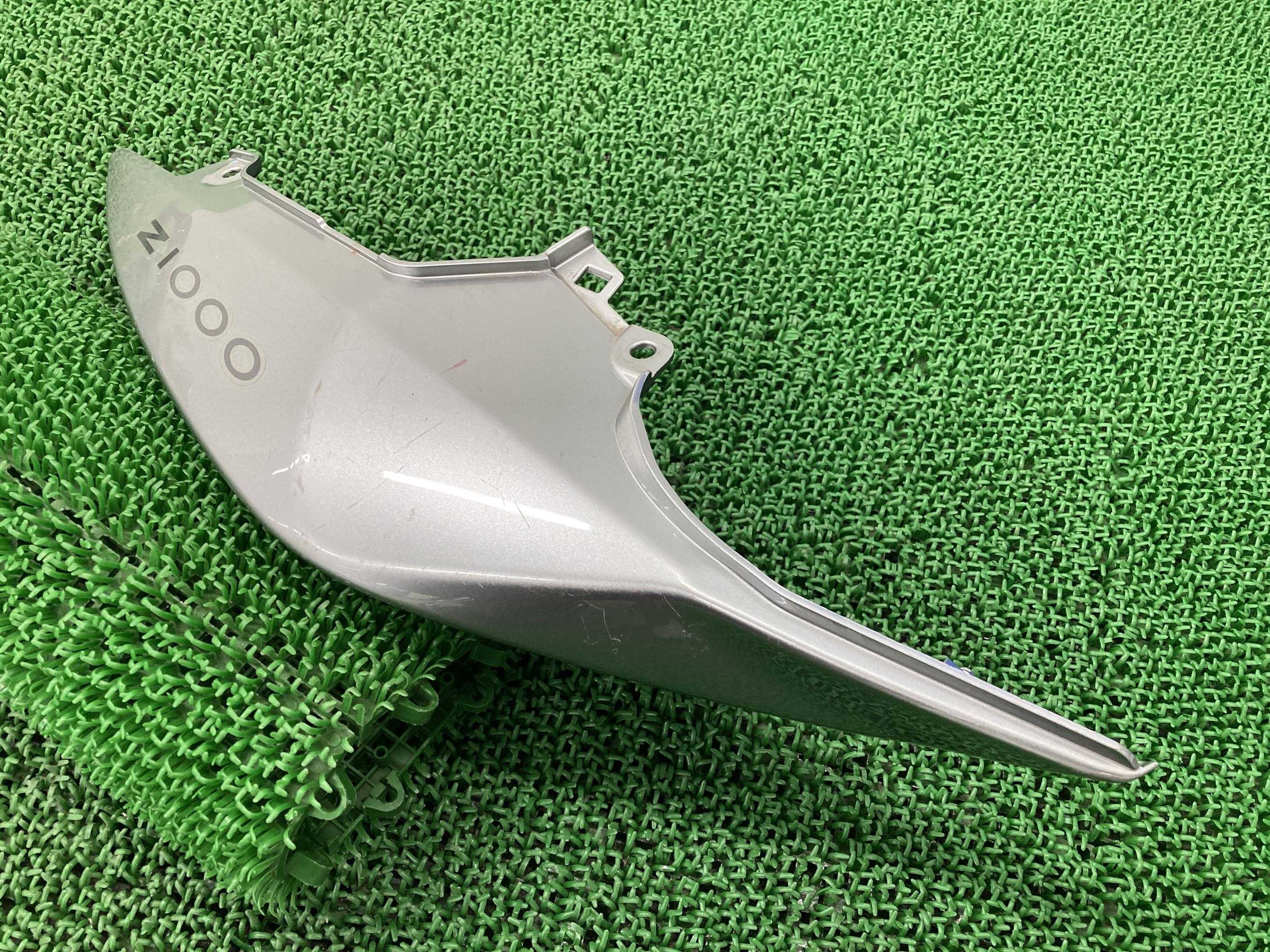 Z1000 シートカウル 右 銀 カワサキ 純正 バイク 部品 ZR1000B 07-09年 テールカウル コケキズ無し 品薄 車検 Genuine 【中古】 62|ティーエスパーツ 店