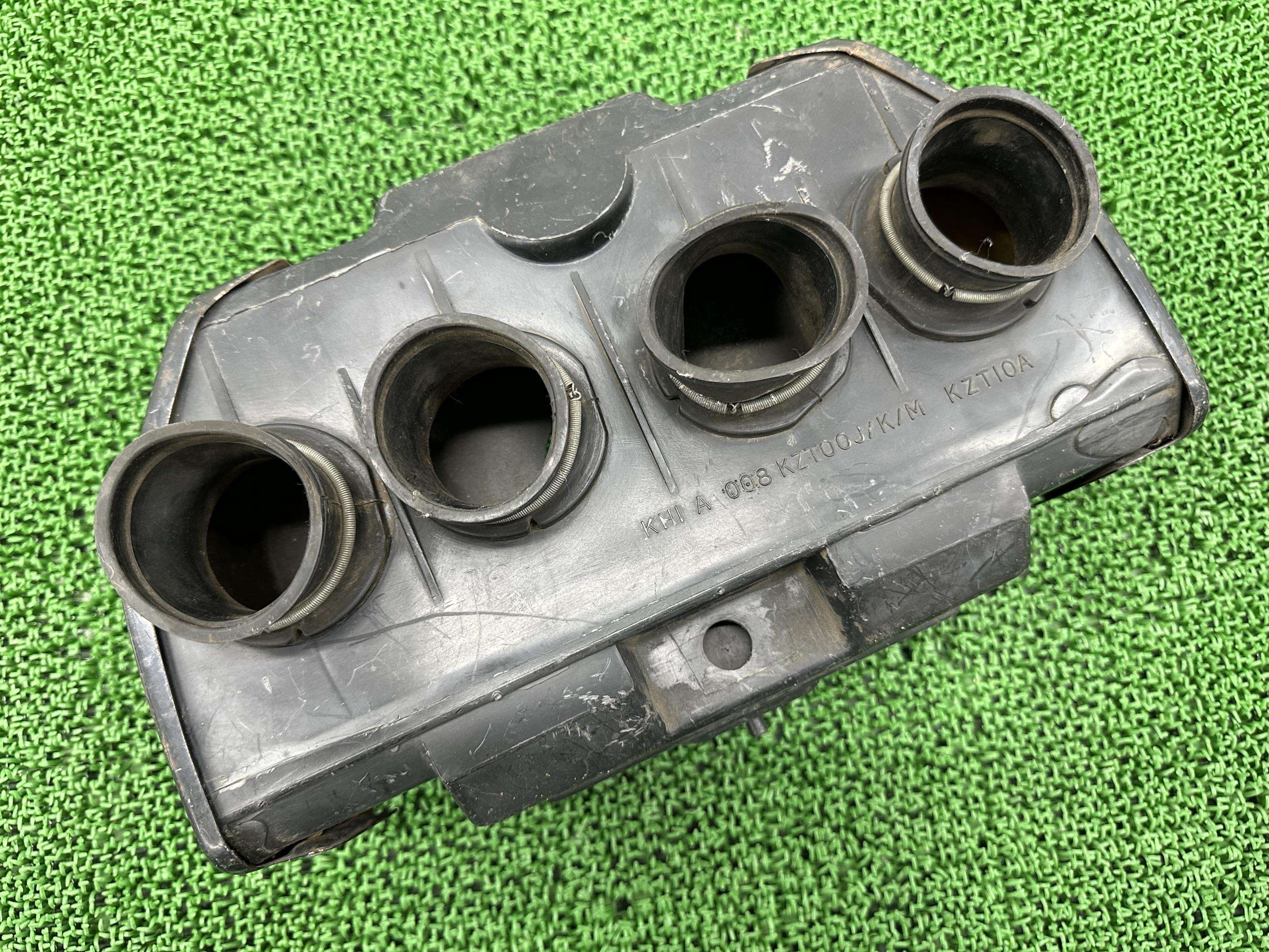 KZ1100 エアクリーナーボックス カワサキ 純正 バイク 部品 KZT10A Z1100 スペクター 修復素材に 割れ欠け無し 車検 Genuine 【中古】 85