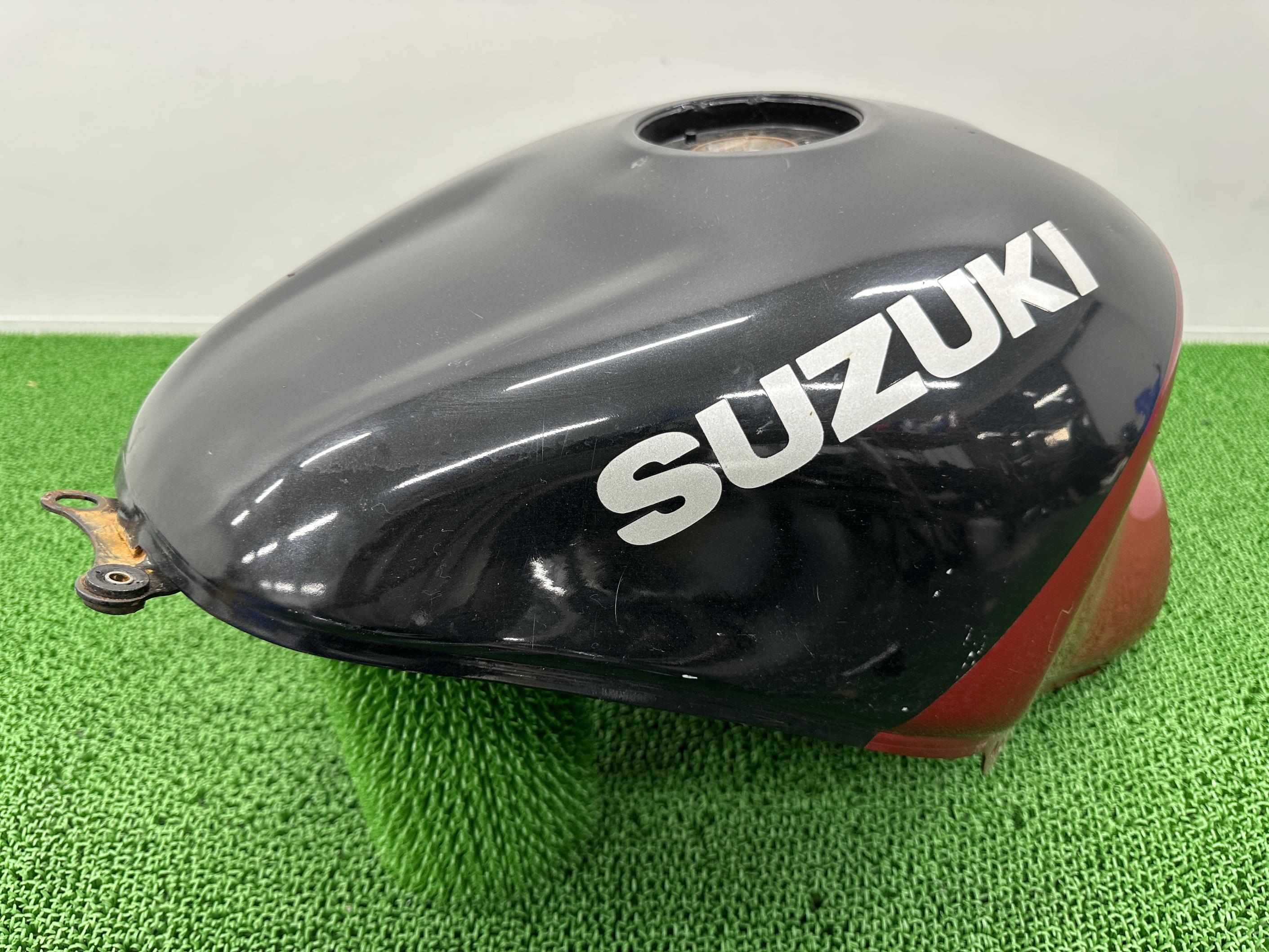 【新品】SUZUKI GSX400インパルス ガソリンタンク スズキ GSX400インパルス タンク 黒/赤 純正 中古 バイク 部品