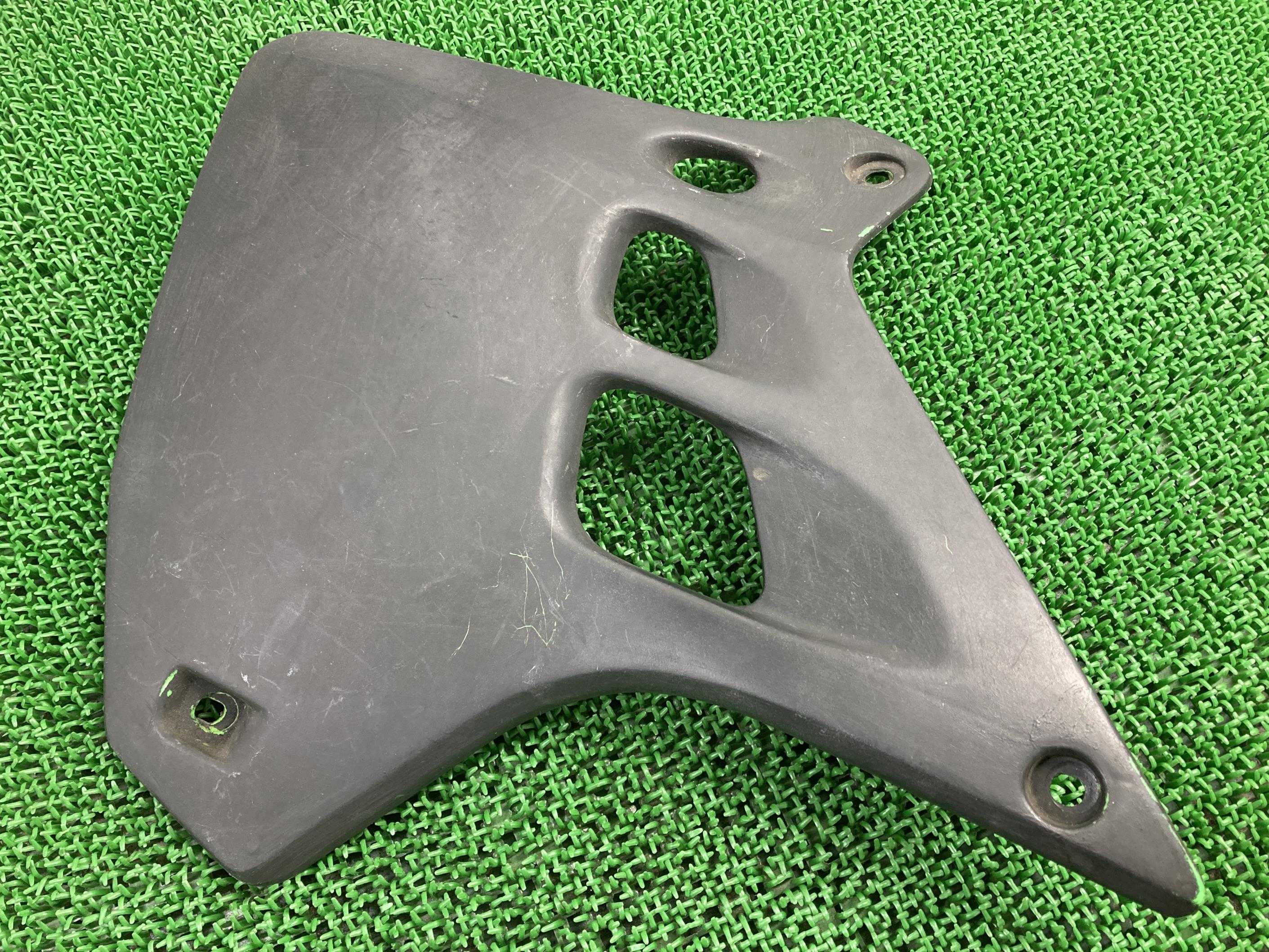 KDX125SR シュラウド 左 カワサキ 純正 バイク 部品 DX125A ペイント素材に 割れ欠け無し 品薄 希少品 車検 Genuine 【中古】 95