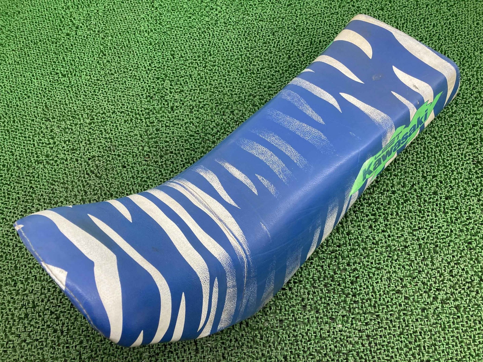 楽天市場】KDX220SR シート 赤 カワサキ 純正 バイク 部品 KX220B 破れ