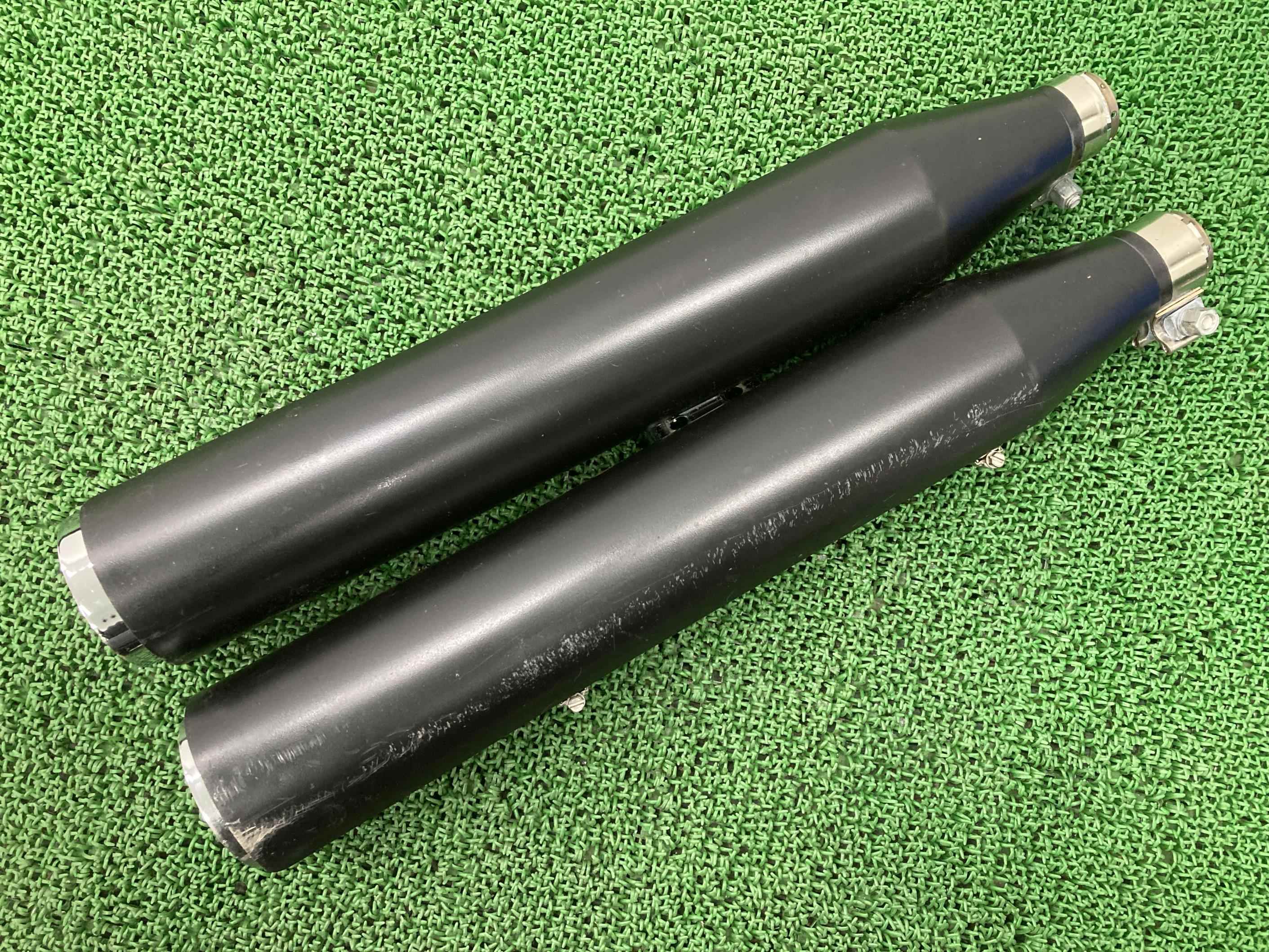 FXBB1745 サイレンサーマフラー ハーレー 純正 バイク 部品 ストリートボブ ソフテイル 機能的問題なし 品薄 車検 Genuine 【中古】 62